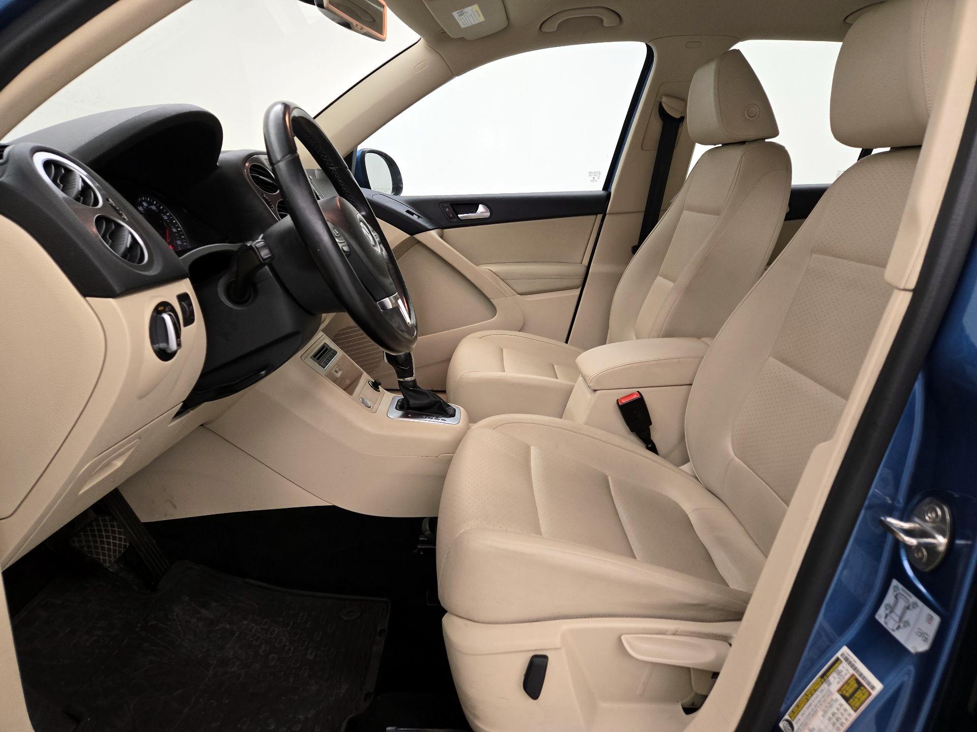 Thumbnail: 2017 Volkswagen Tiguan - 11