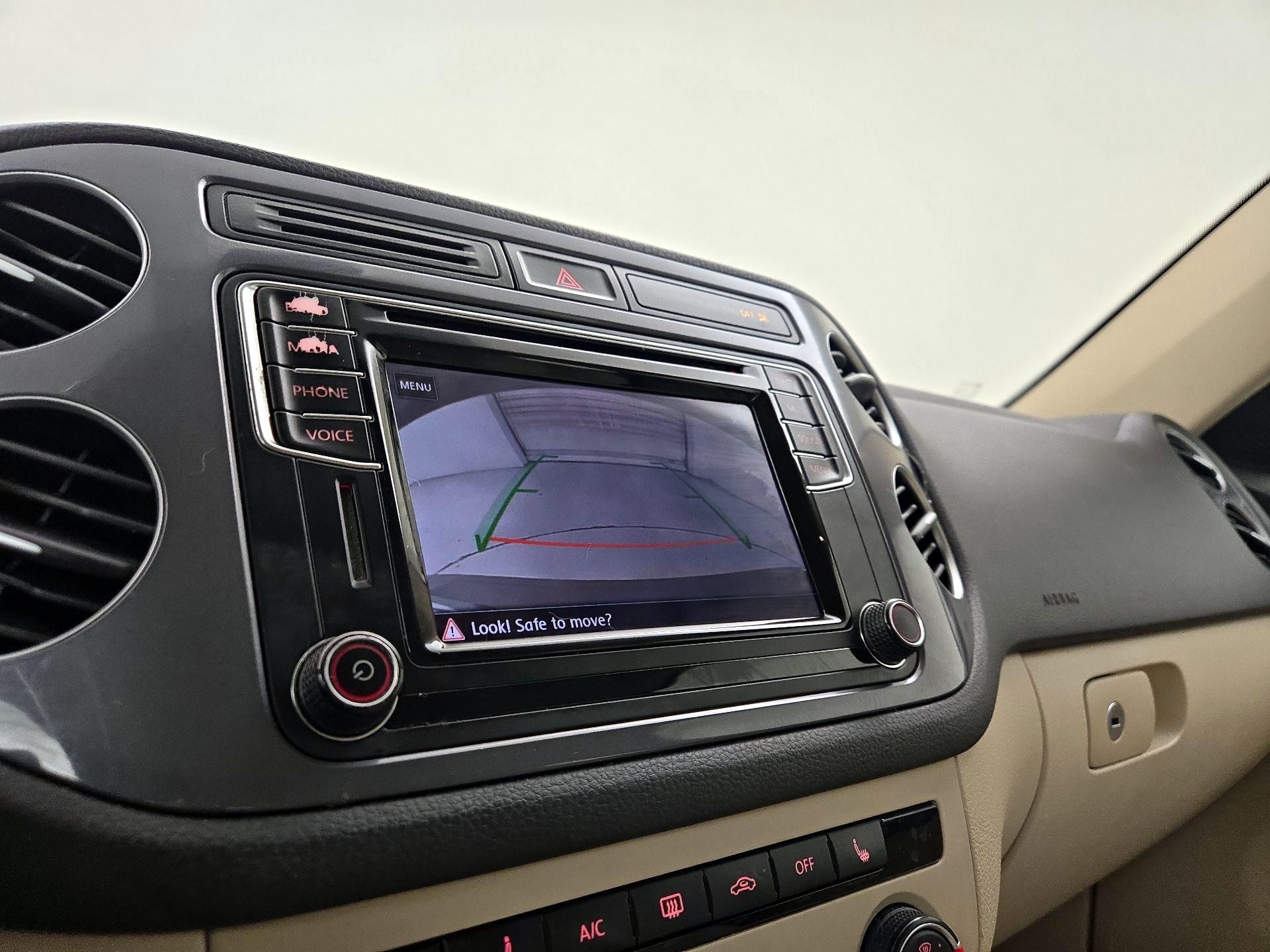 Thumbnail: 2017 Volkswagen Tiguan - 14