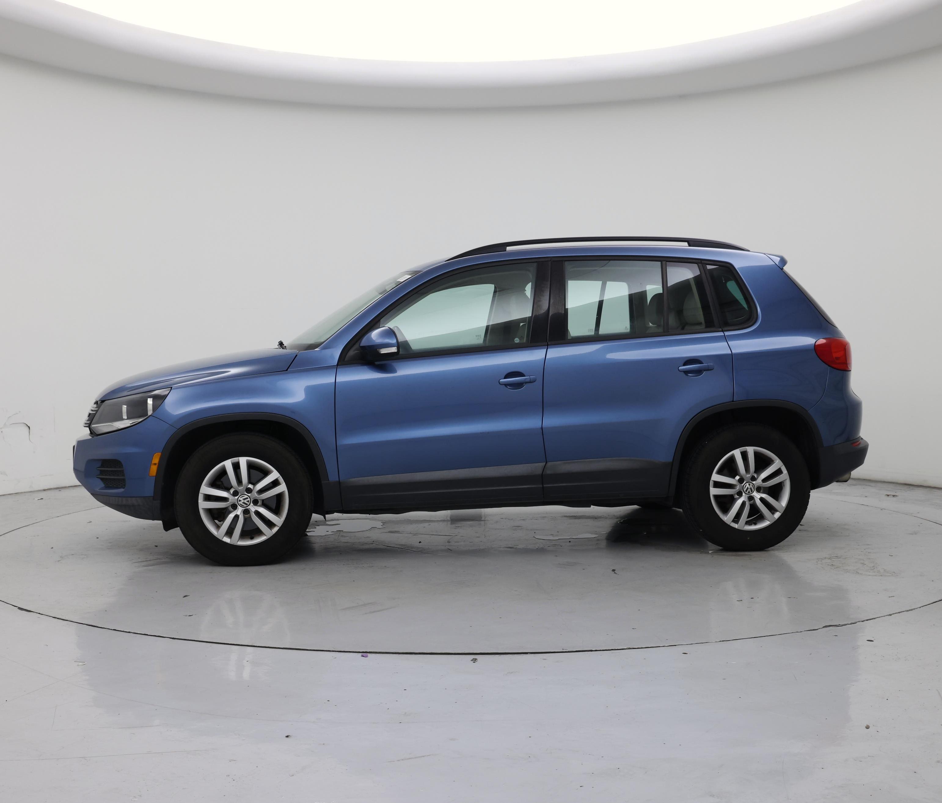 Thumbnail: 2017 Volkswagen Tiguan - 3