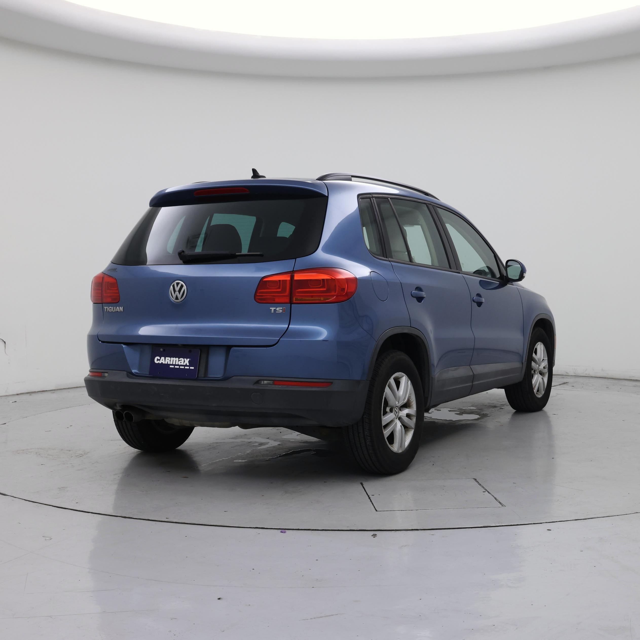 Thumbnail: 2017 Volkswagen Tiguan - 8