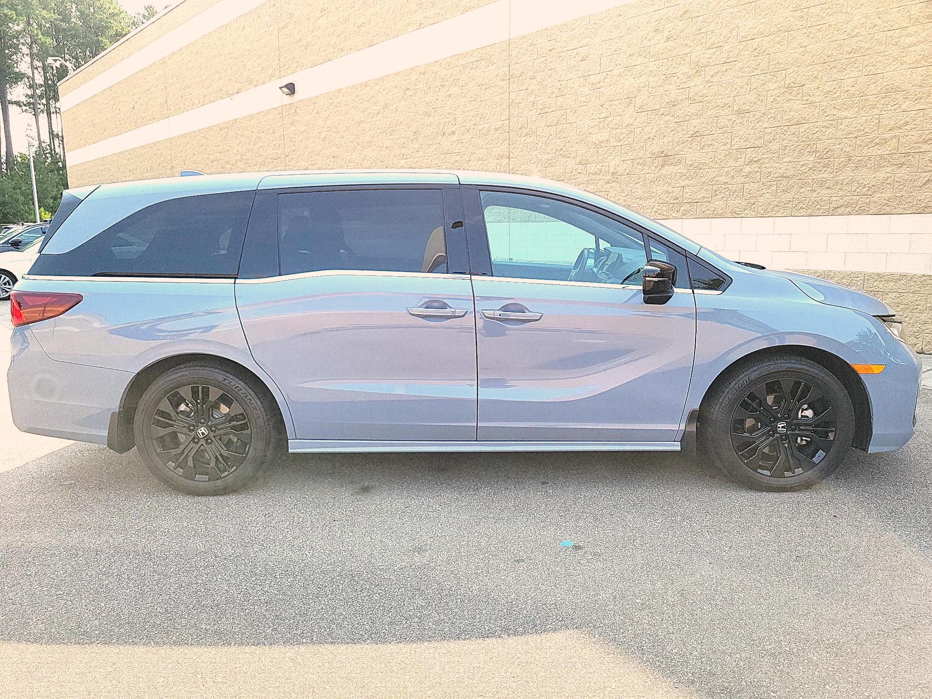 Thumbnail: 2025 Honda Odyssey - 4