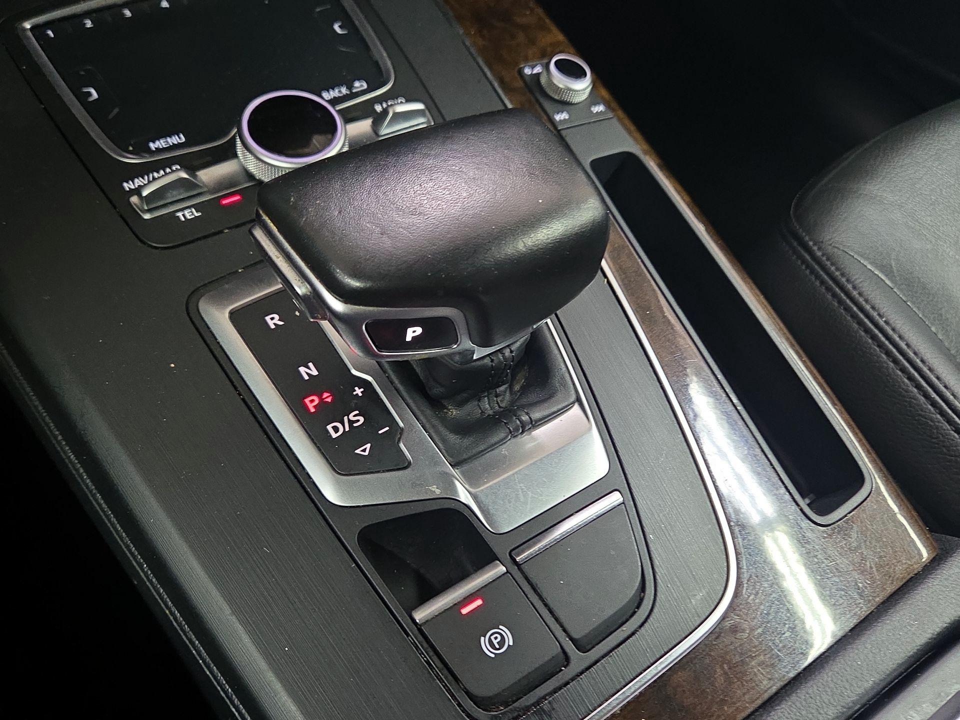 Thumbnail: 2018 Audi Q5 - 18