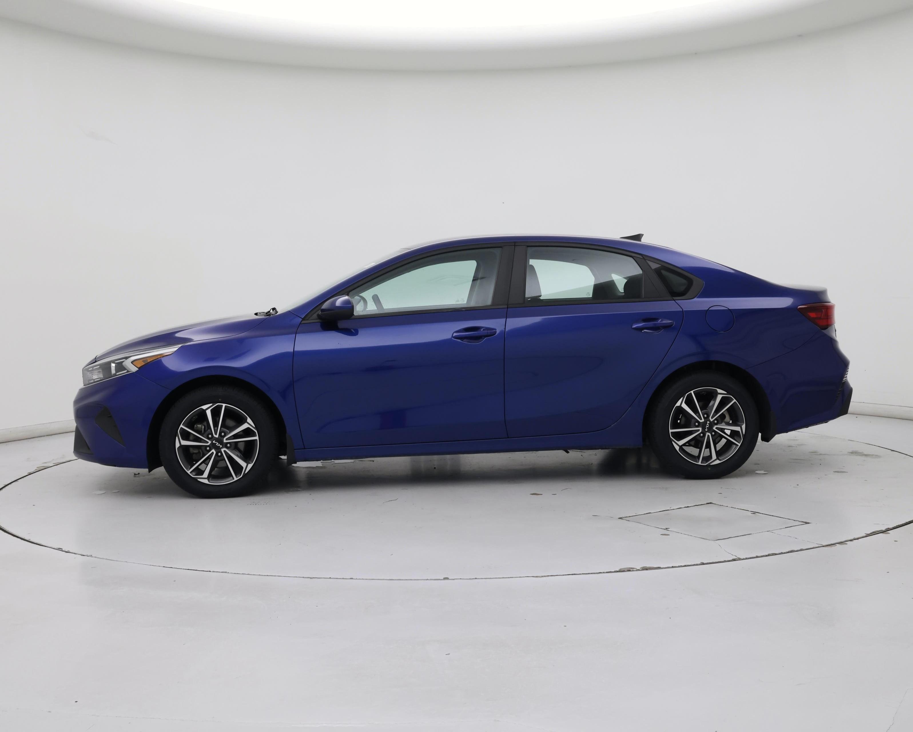 Thumbnail: 2022 Kia Forte - 3