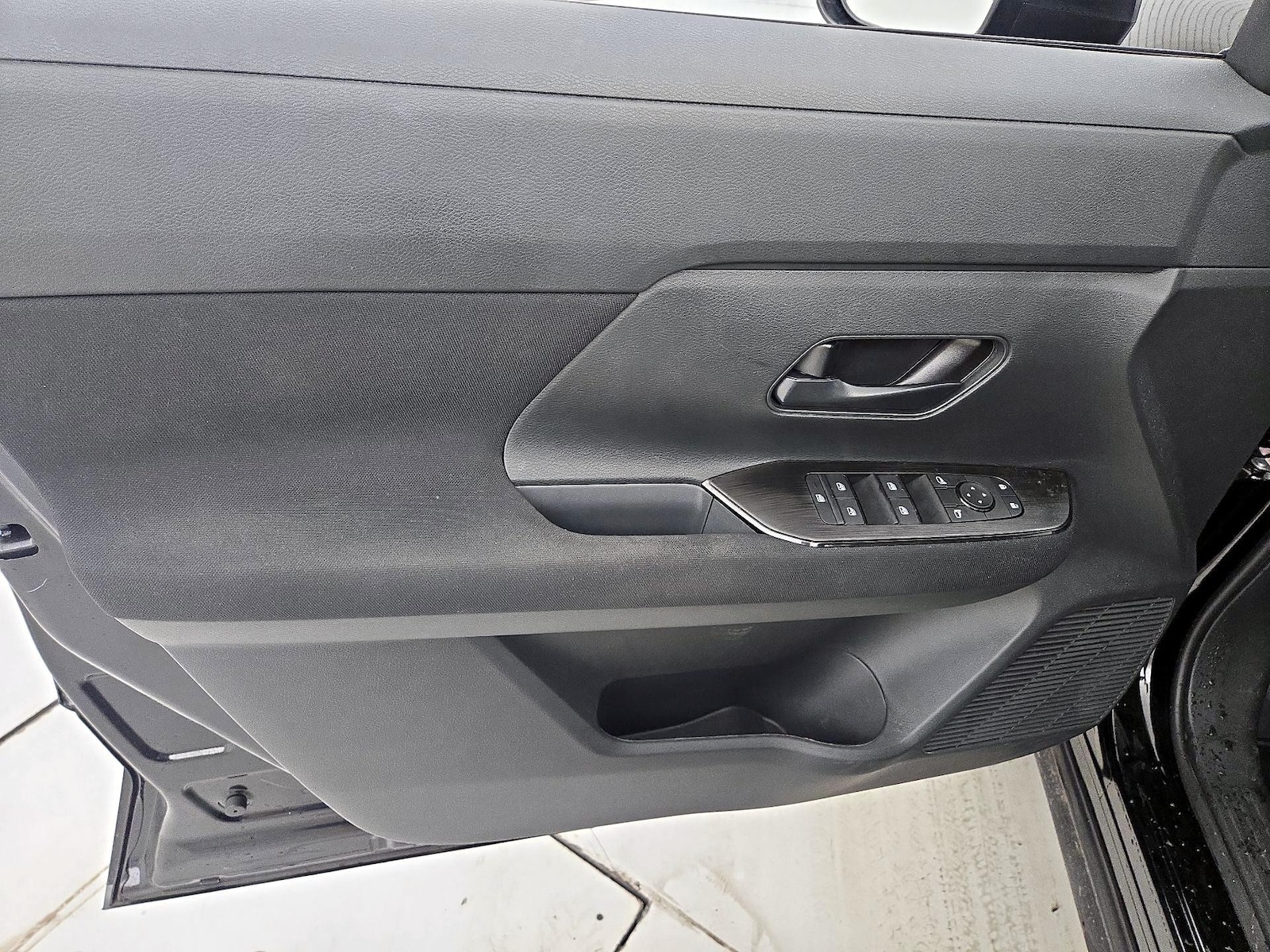 2026 Nissan KICKS S - Photo 13