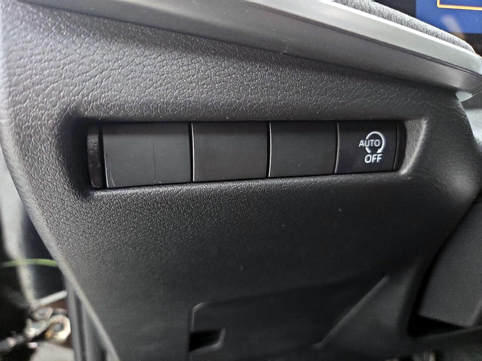 2026 Nissan KICKS S - Photo 14
