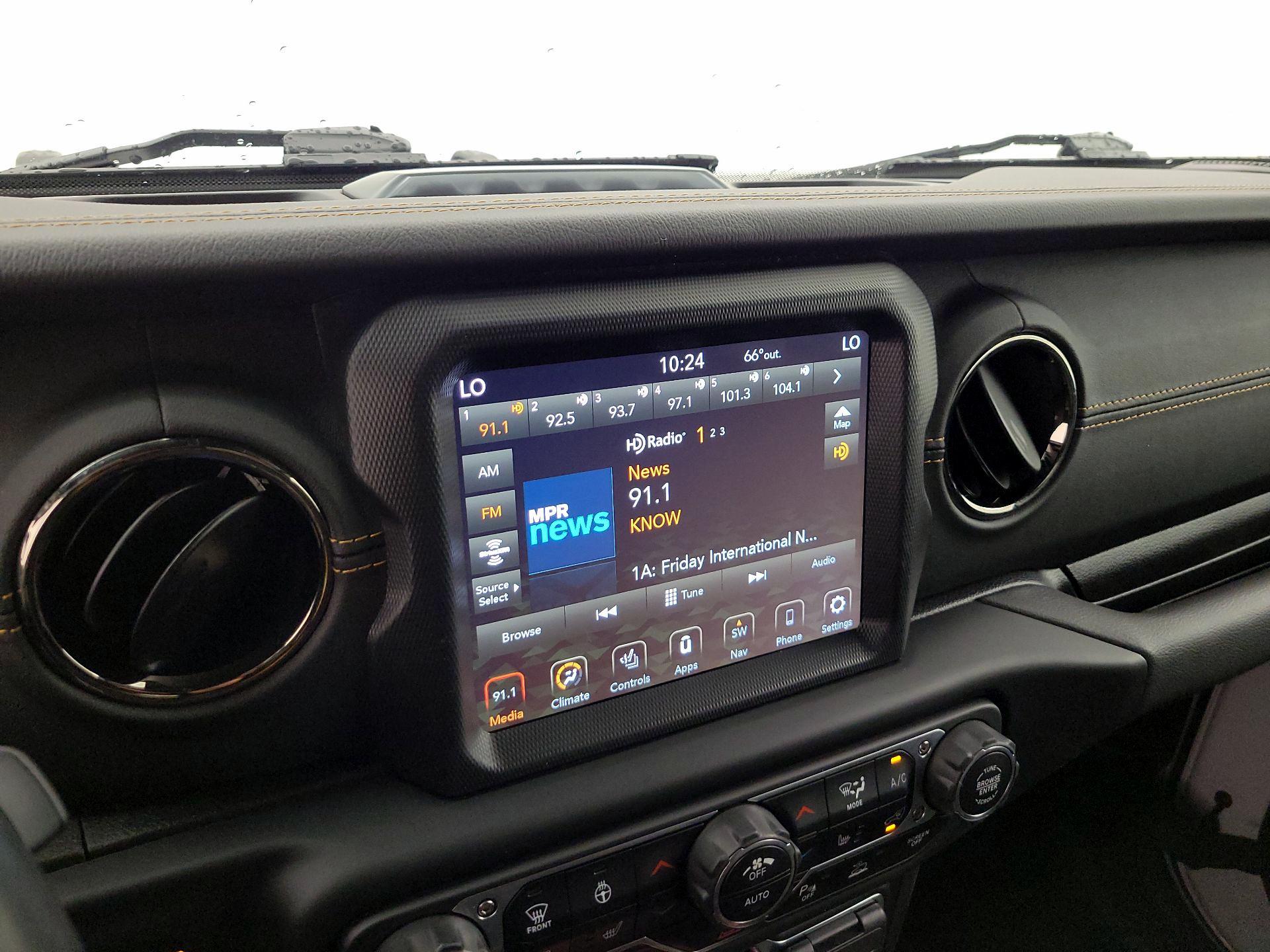 Thumbnail: 2022 Jeep Wrangler - 16