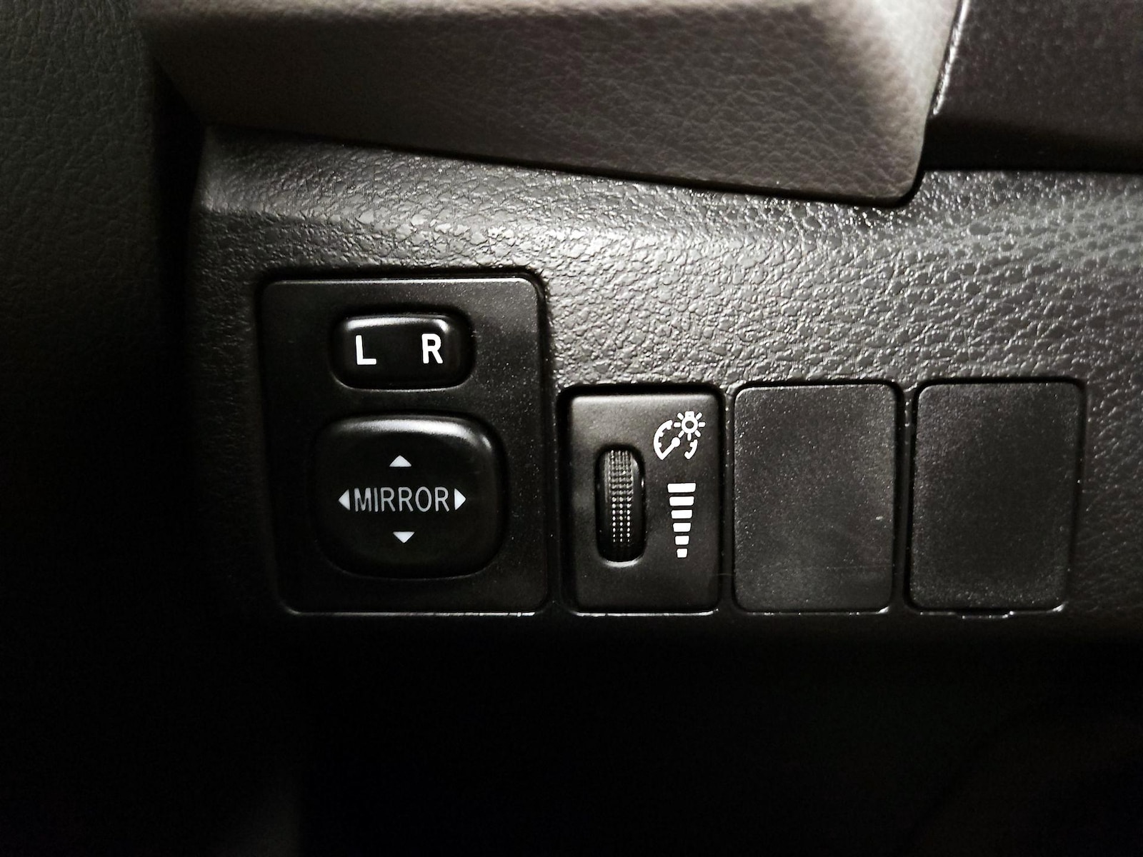 2016 Toyota Corolla LE - Photo 12