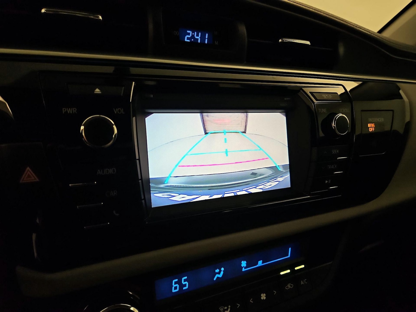 2016 Toyota Corolla LE - Photo 13