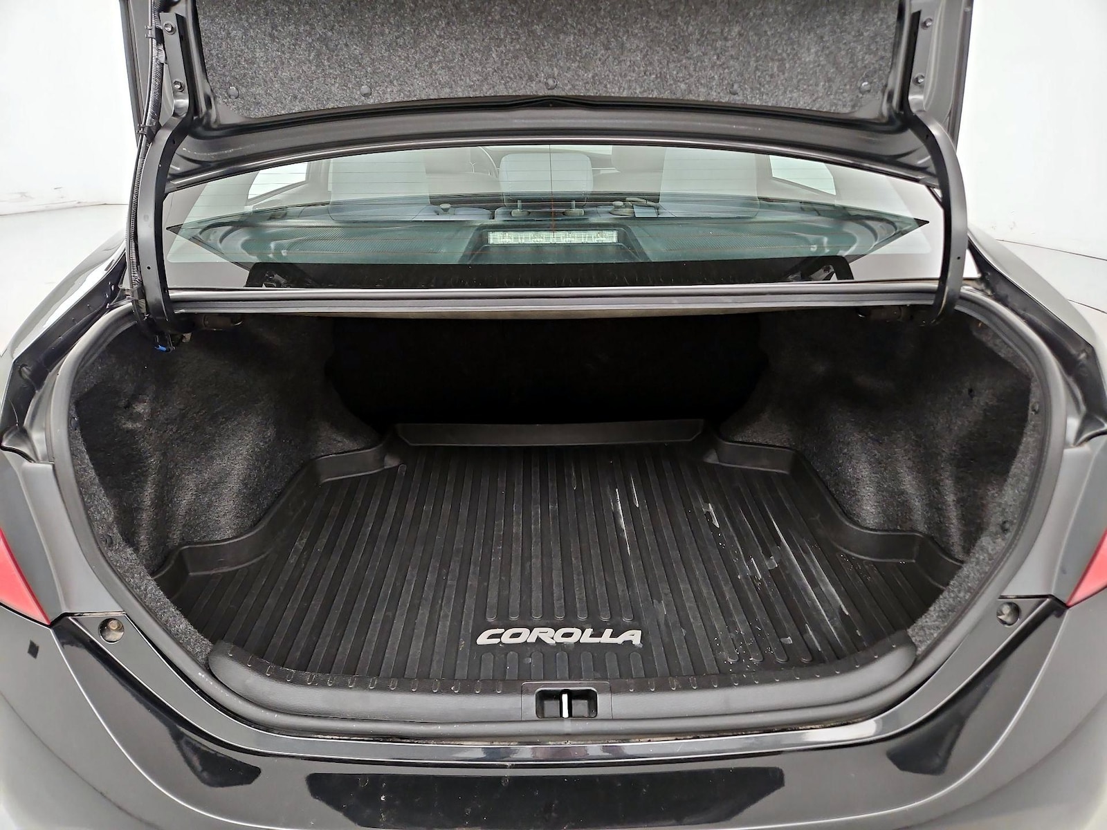 2016 Toyota Corolla LE - Photo 19