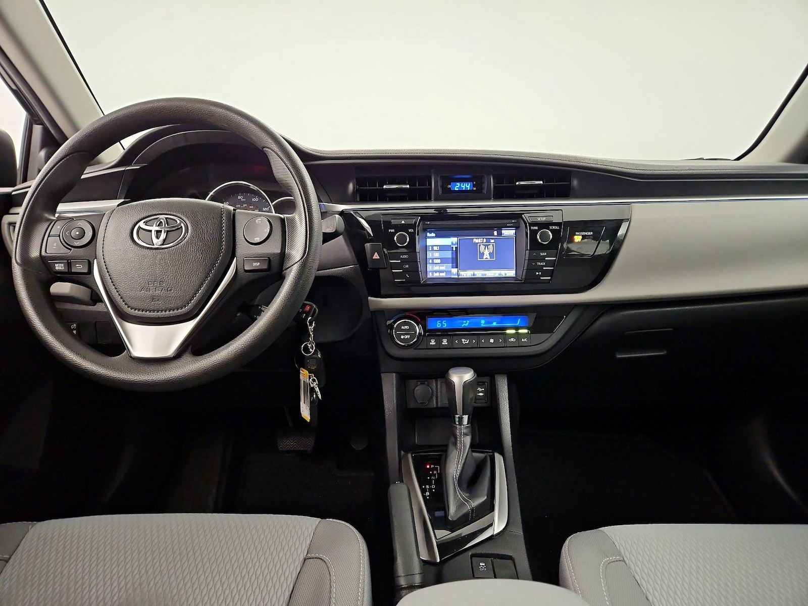 2016 Toyota Corolla LE - Photo 8