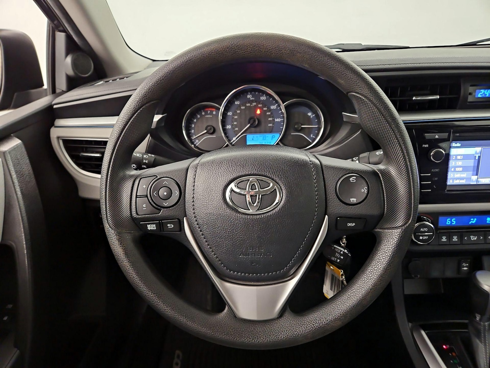 2016 Toyota Corolla LE - Photo 9