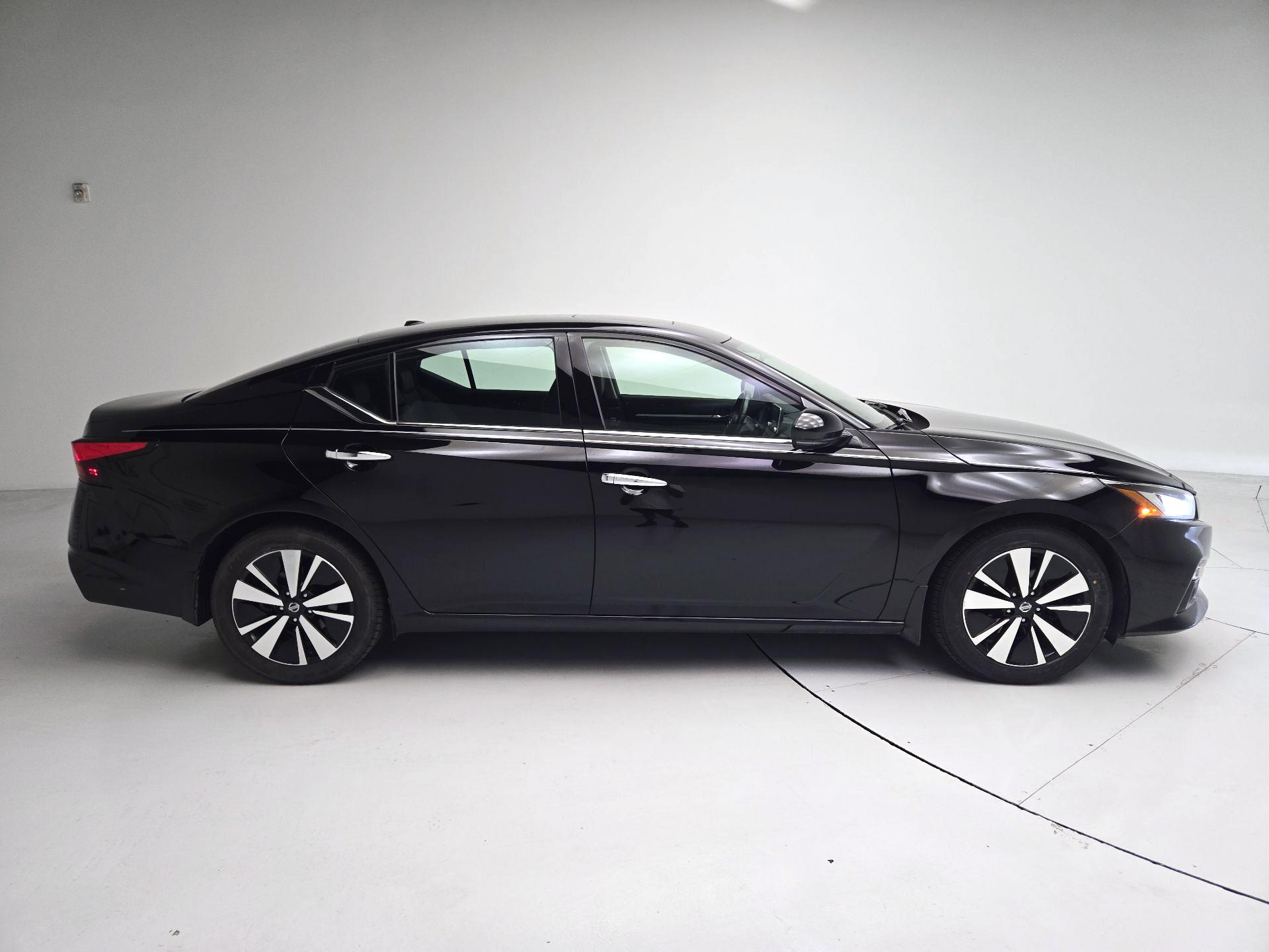 Thumbnail: 2020 Nissan Altima - 4