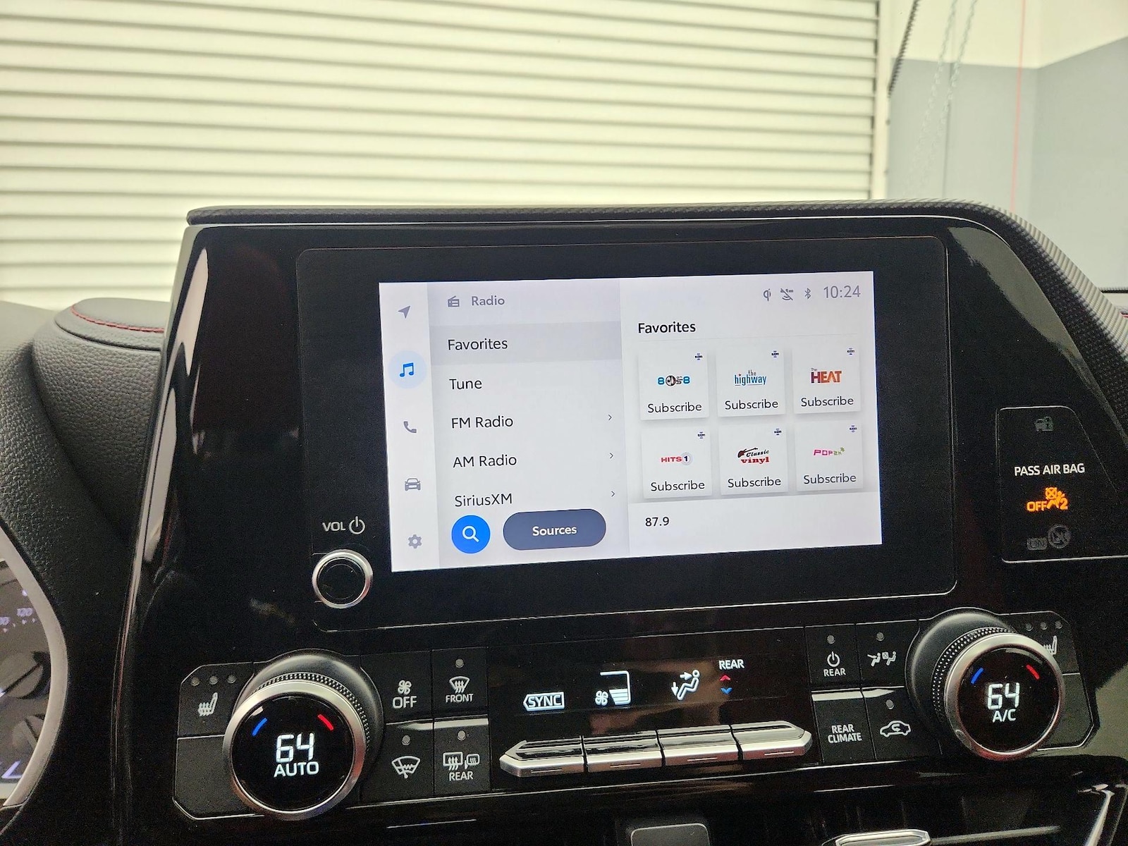 2023 Toyota Highlander XSE - Photo 16