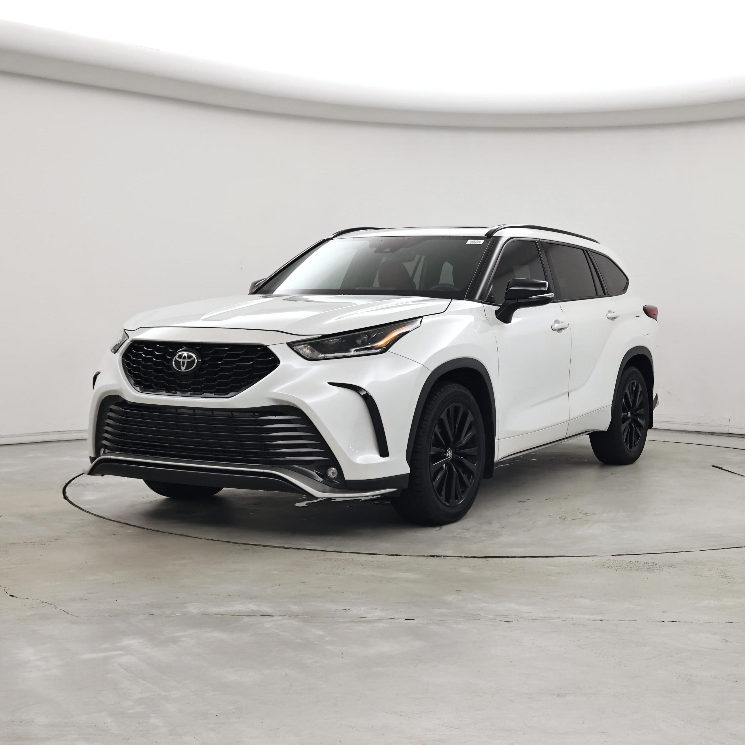 Thumbnail: 2023 Toyota Highlander - 4