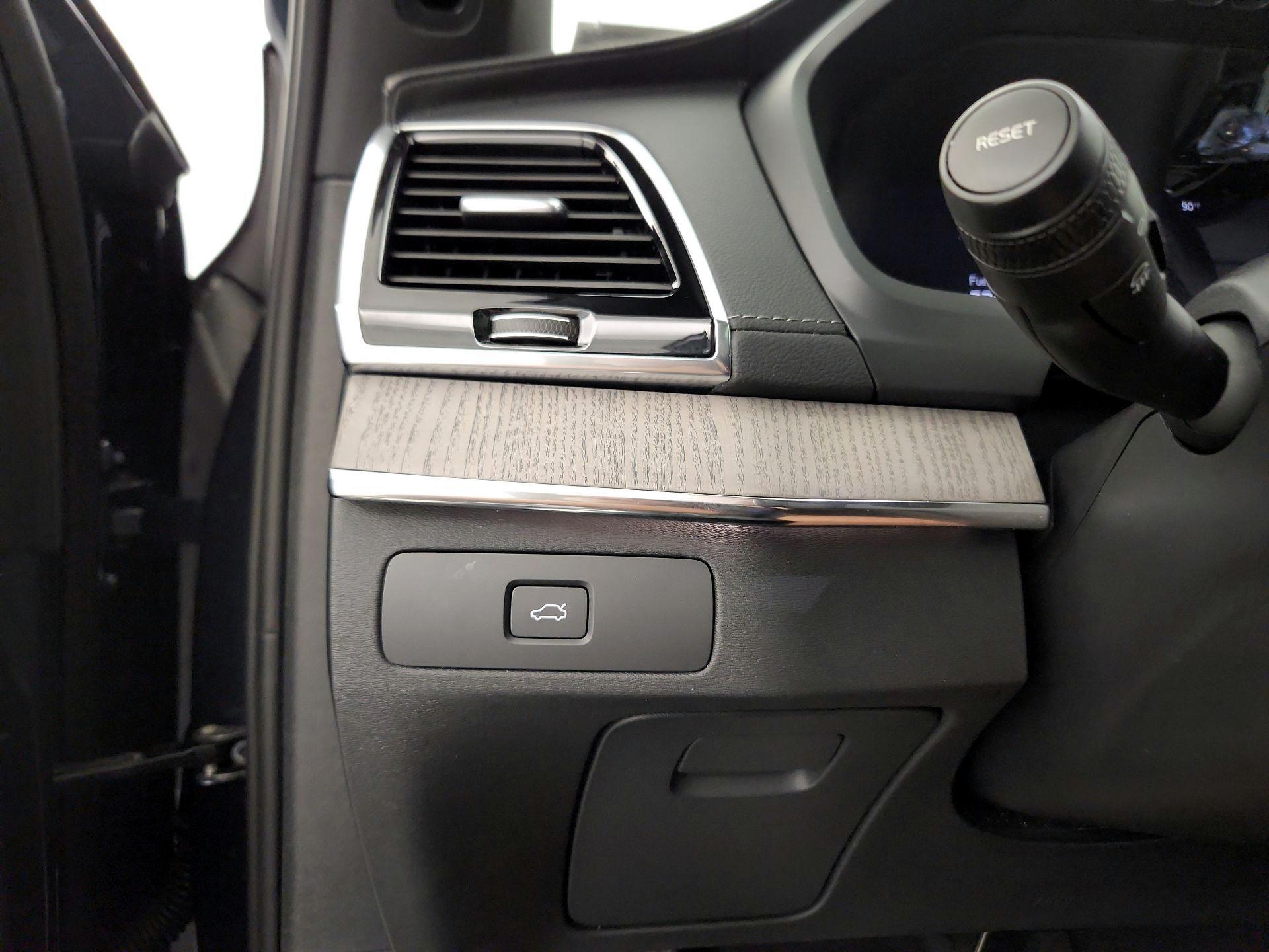 Thumbnail: 2024 Volvo XC90 - 13