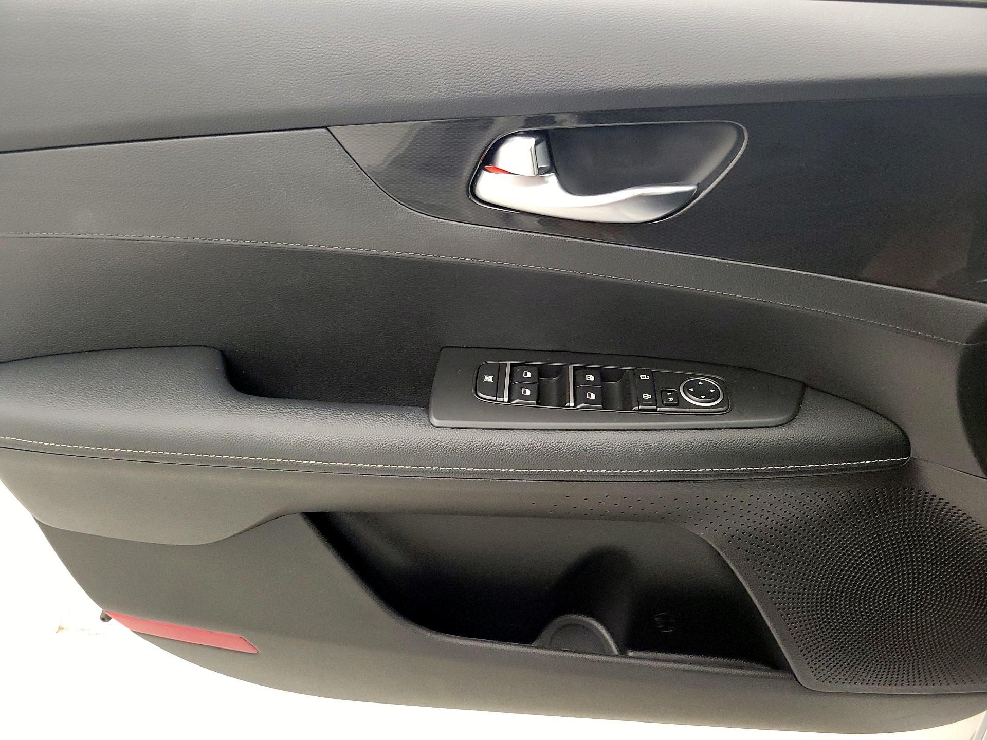 Thumbnail: 2023 Kia Forte - 12