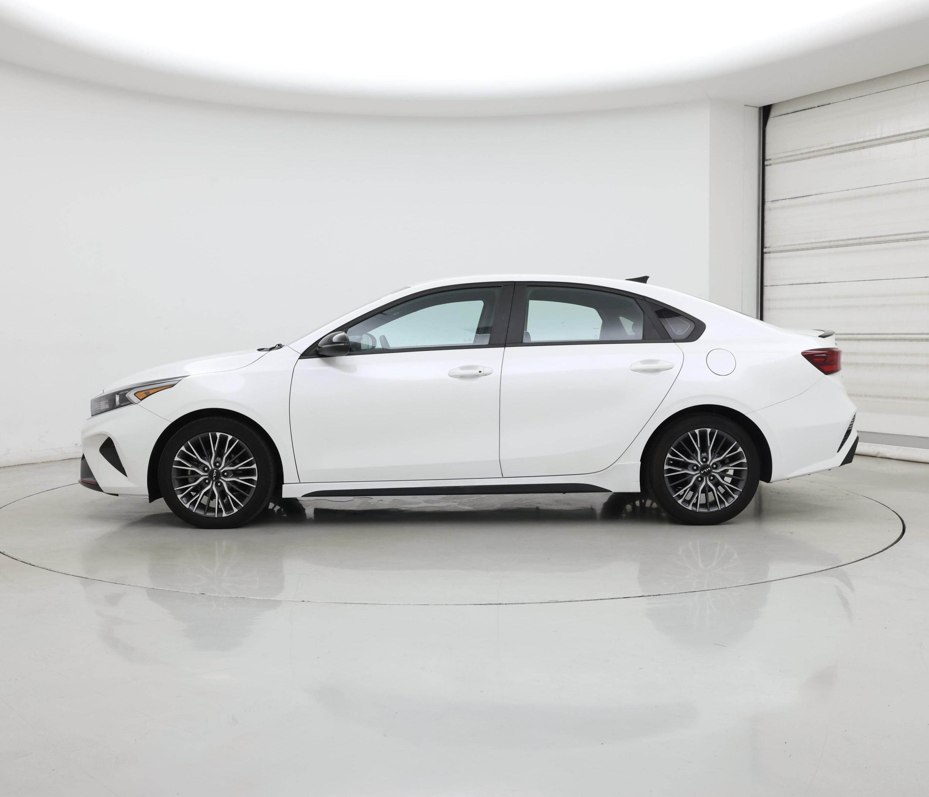 Thumbnail: 2023 Kia Forte - 3