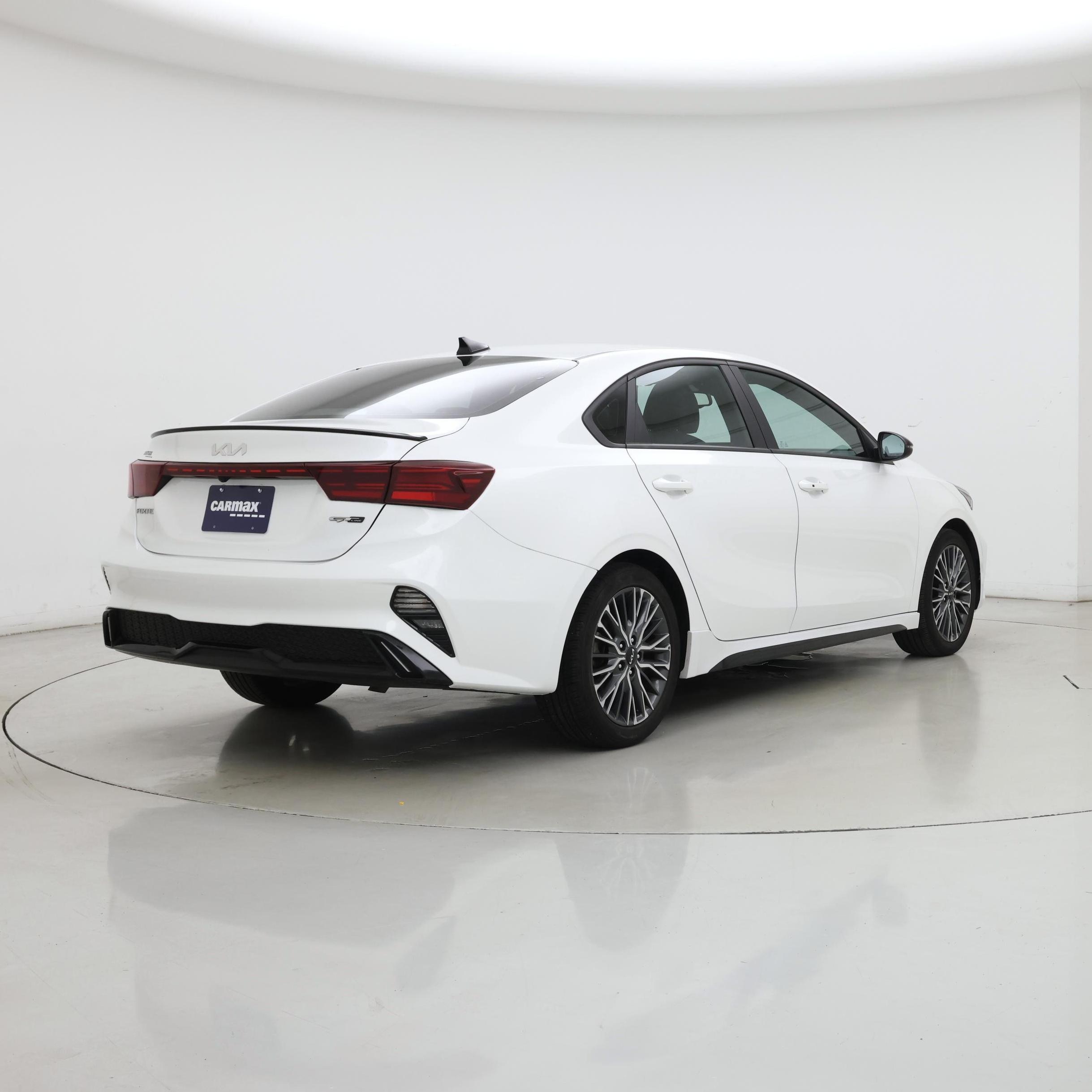 Thumbnail: 2023 Kia Forte - 8