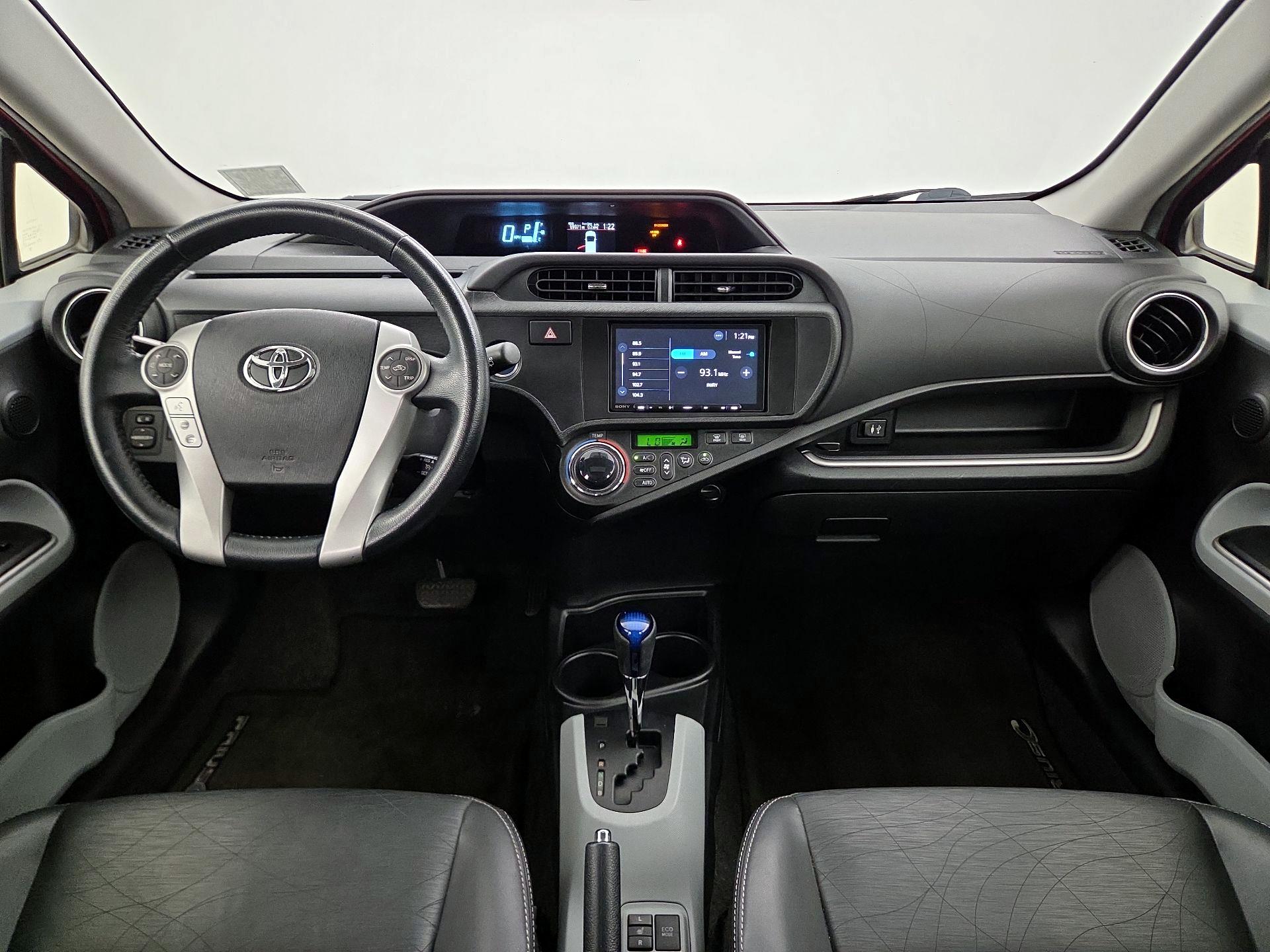 Thumbnail: 2014 Toyota Prius c - 9