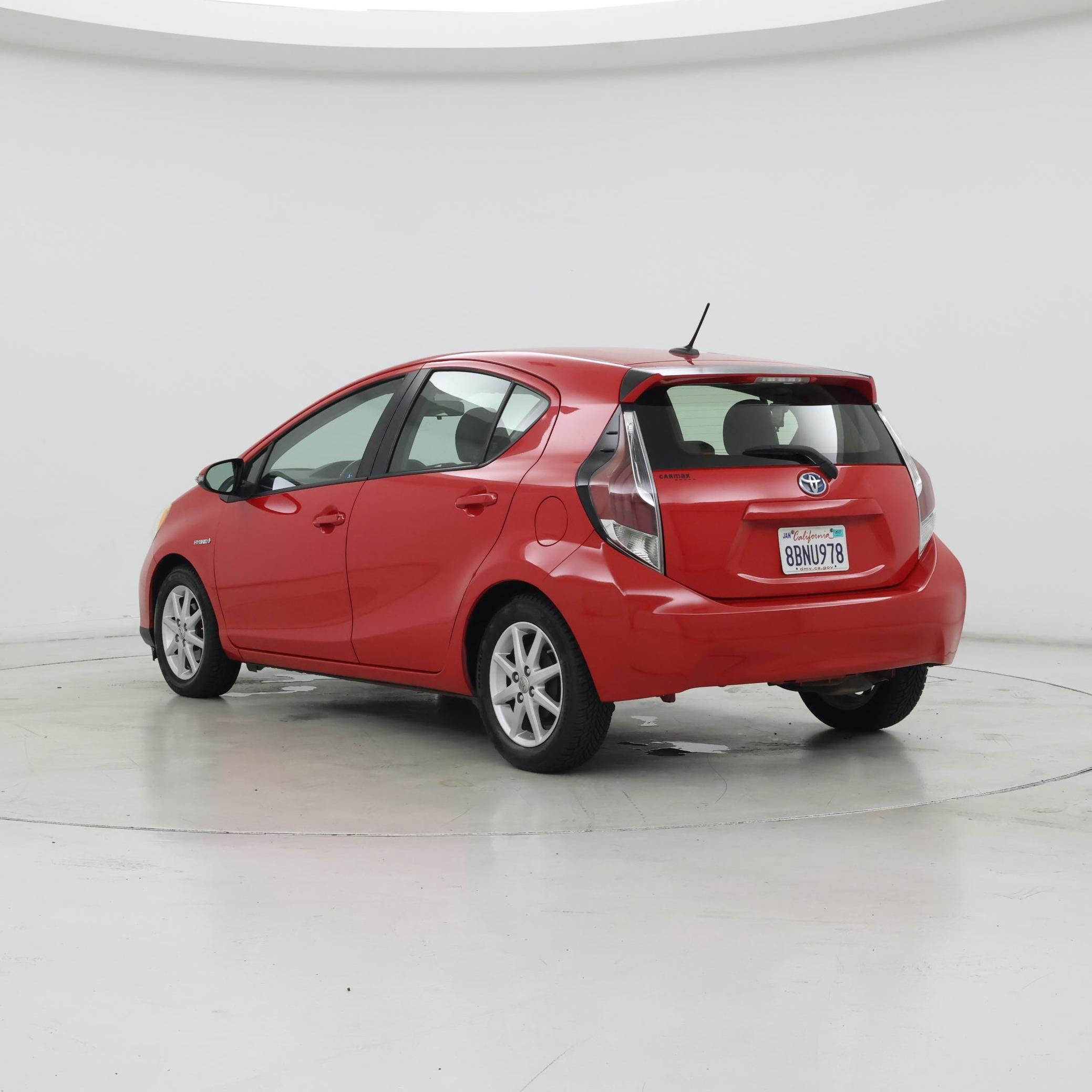 Thumbnail: 2014 Toyota Prius c - 2