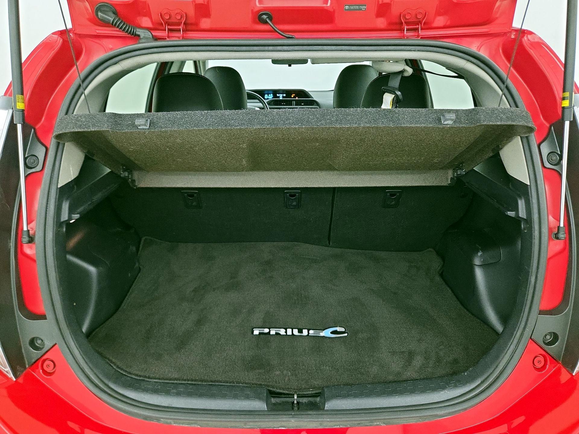 Thumbnail: 2014 Toyota Prius c - 20