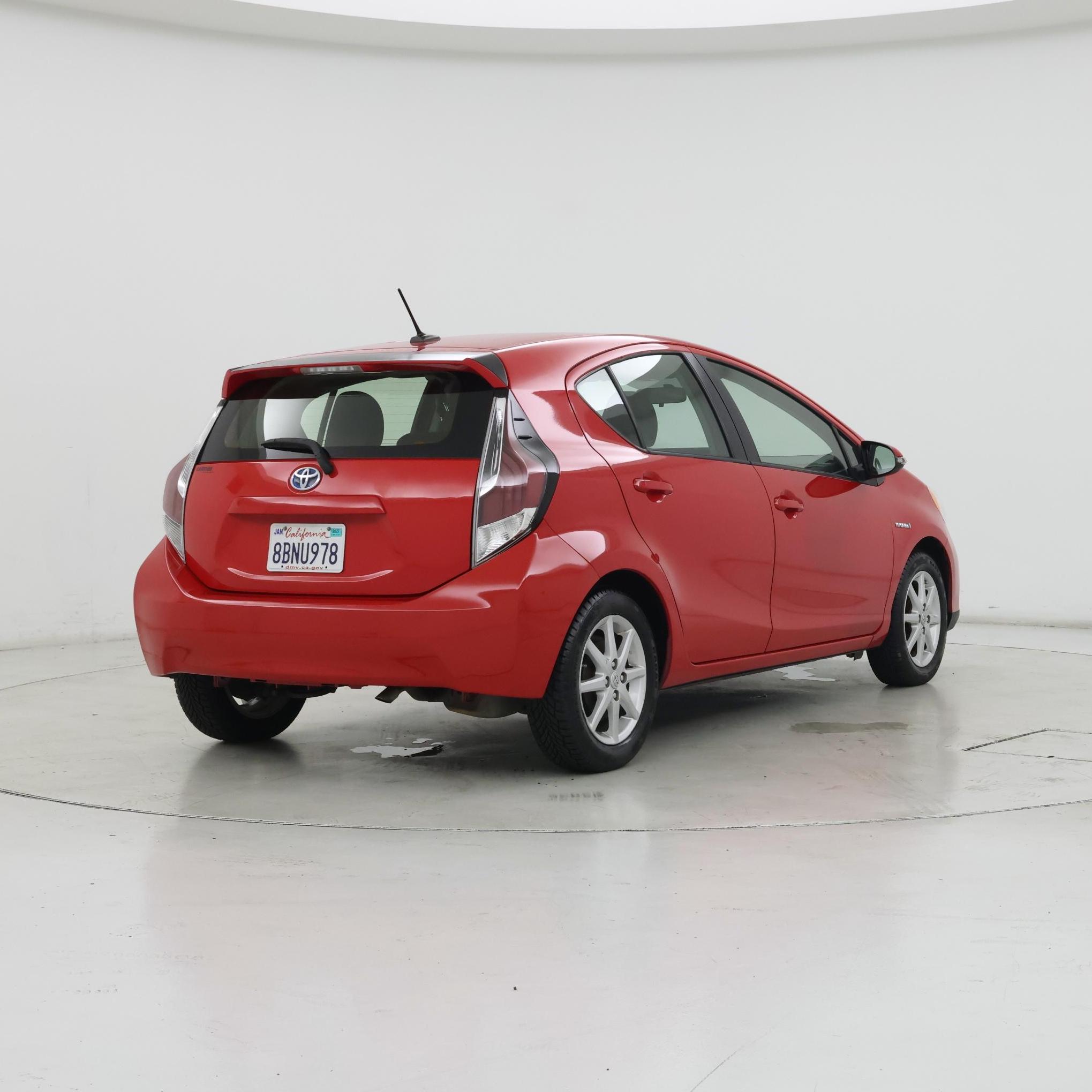 Thumbnail: 2014 Toyota Prius c - 8