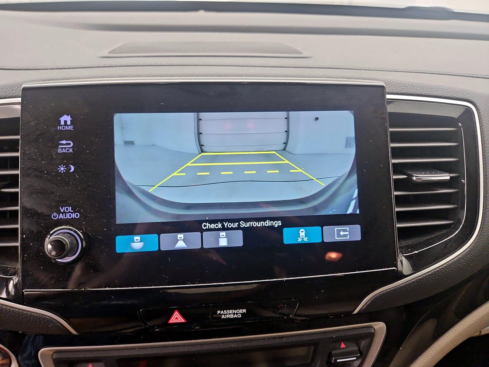 Thumbnail: 2020 Honda Pilot - 15