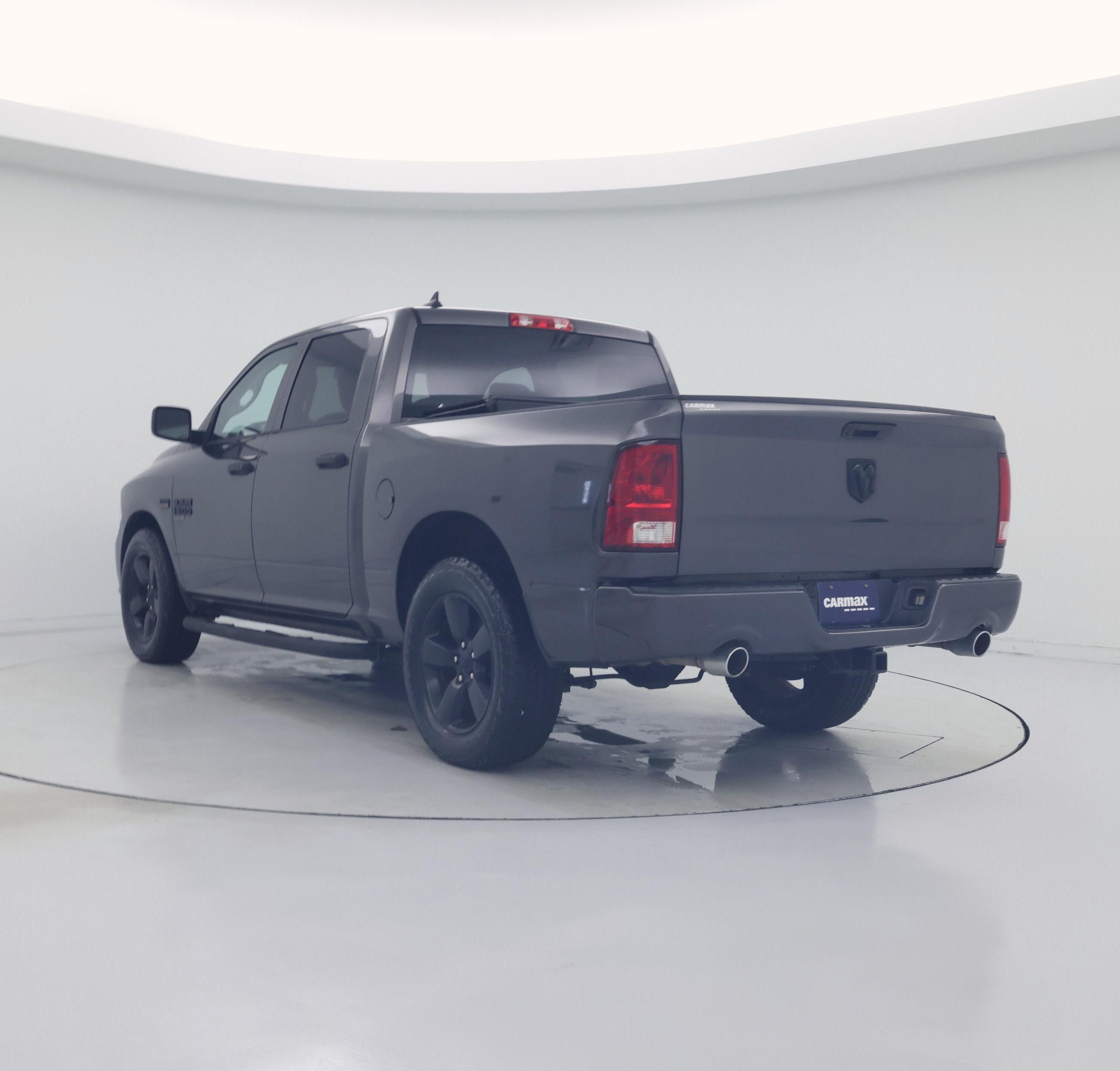 Thumbnail: 2019 RAM 1500 Classic - 2