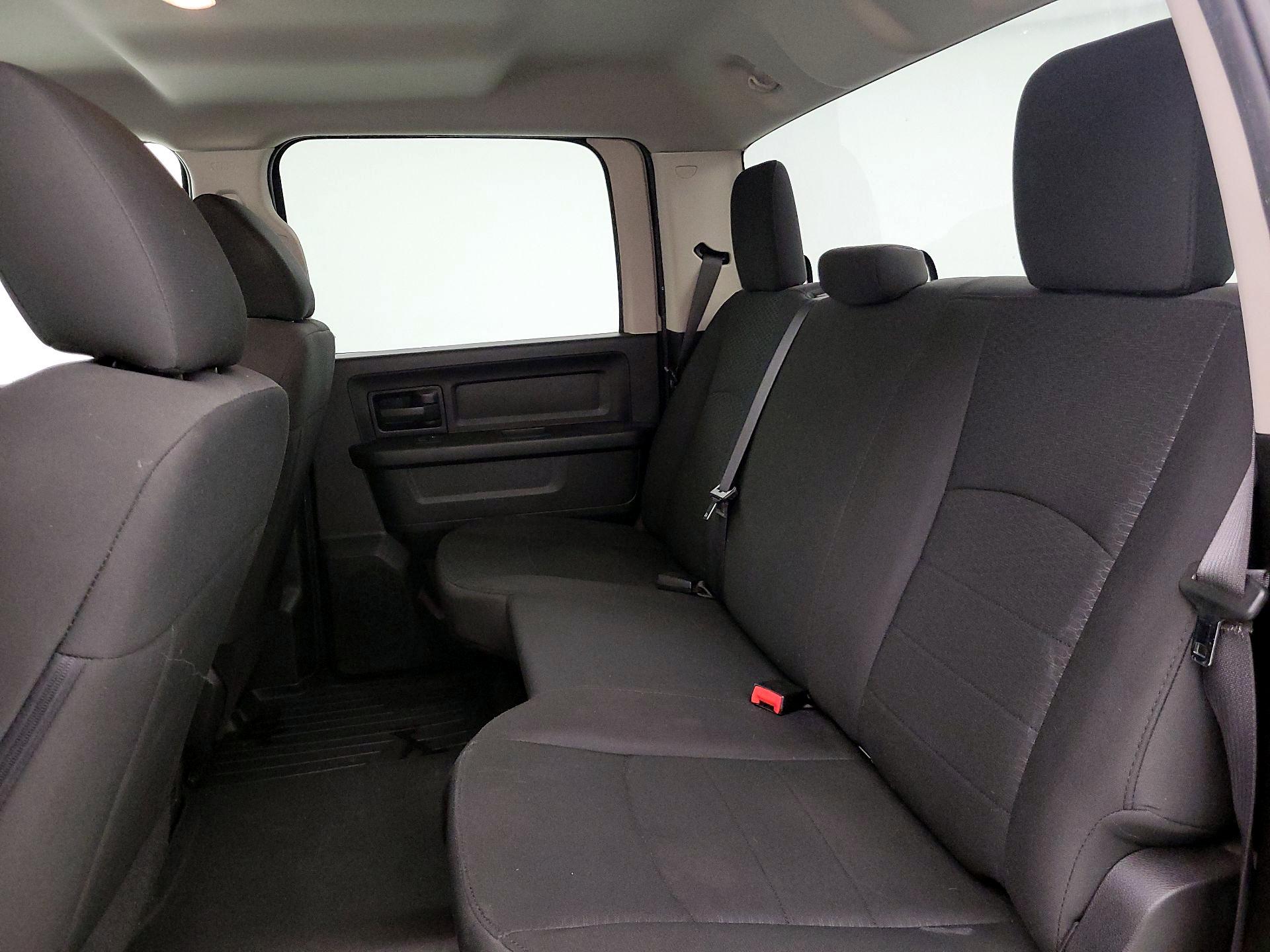 Thumbnail: 2019 RAM 1500 Classic - 19