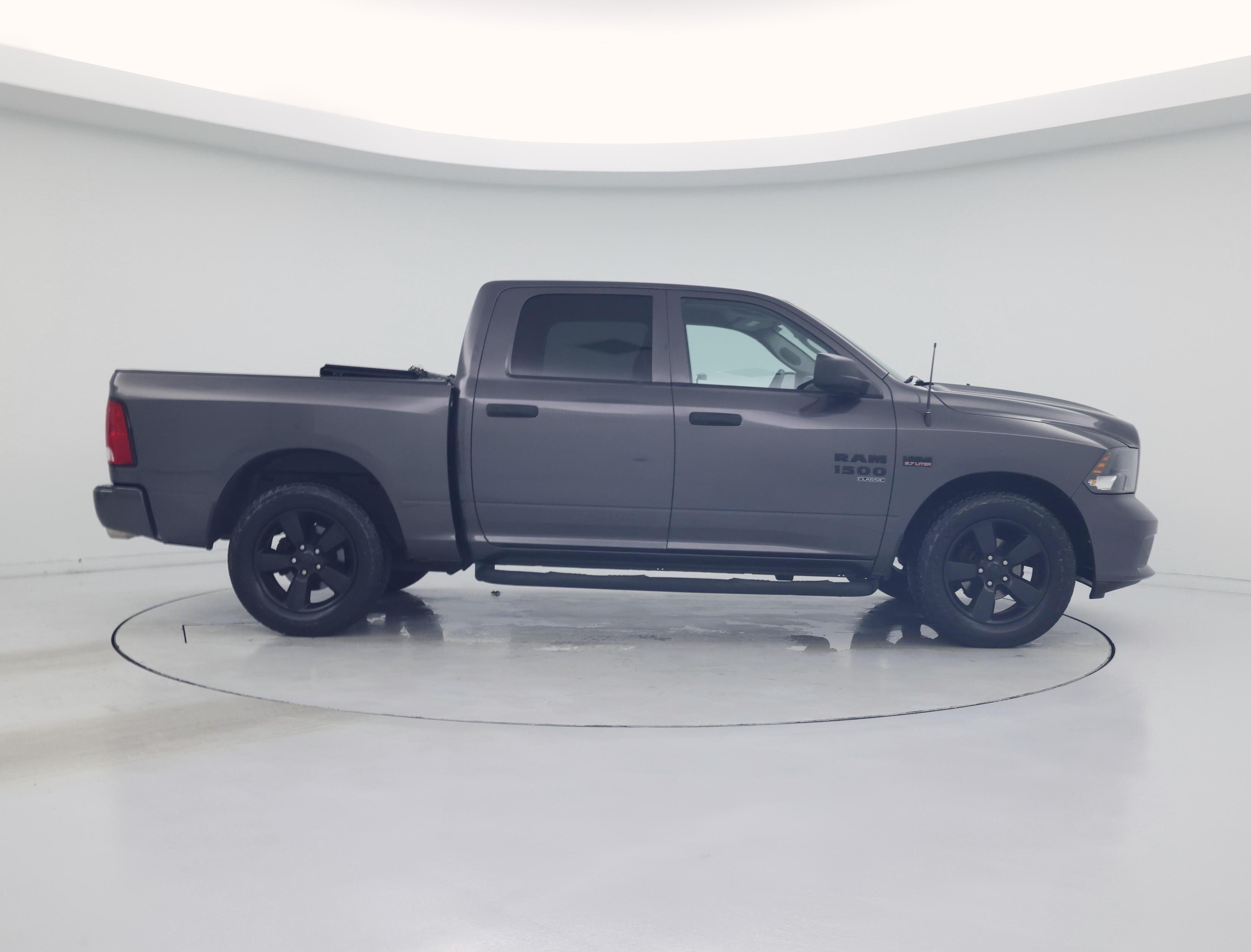 Thumbnail: 2019 RAM 1500 Classic - 7