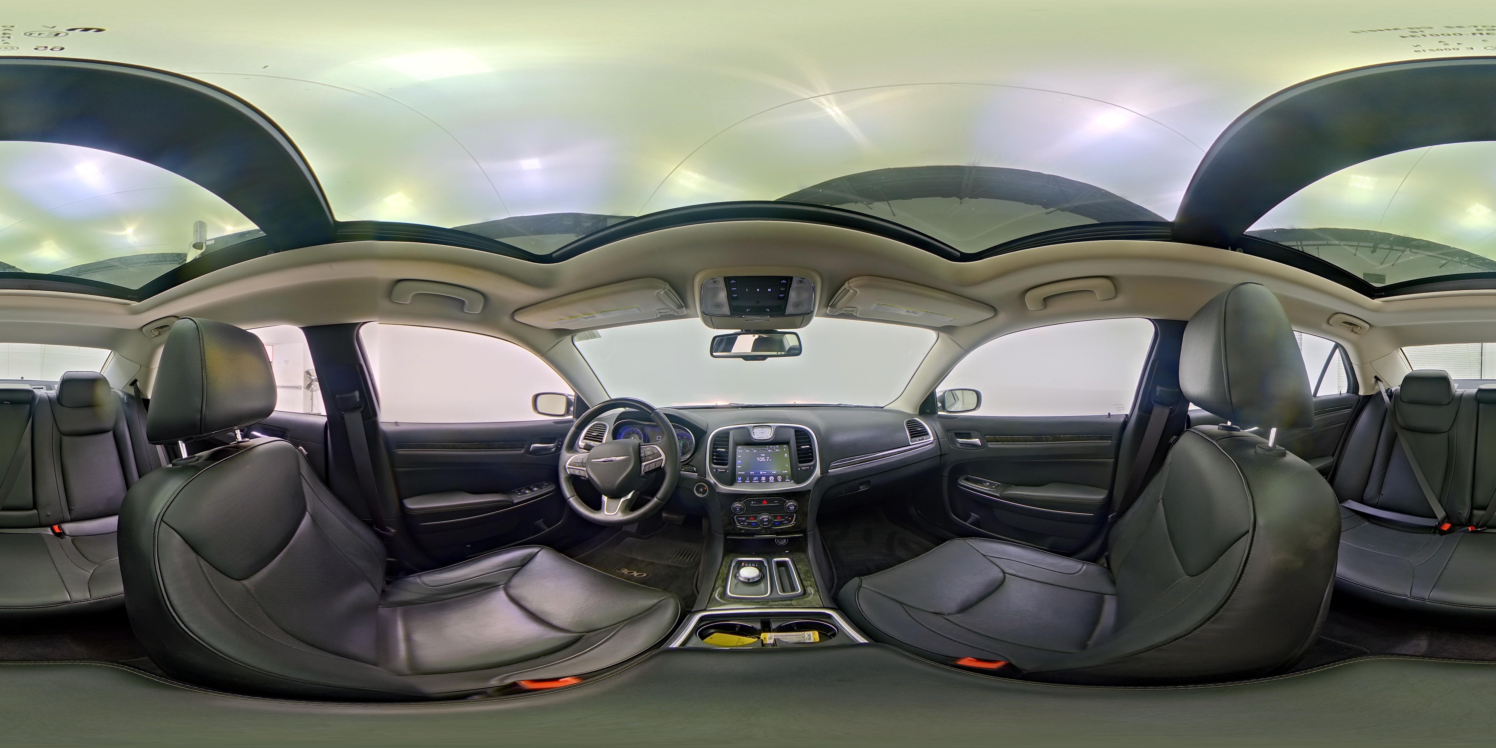 2016 Chrysler 300 C - Photo 25