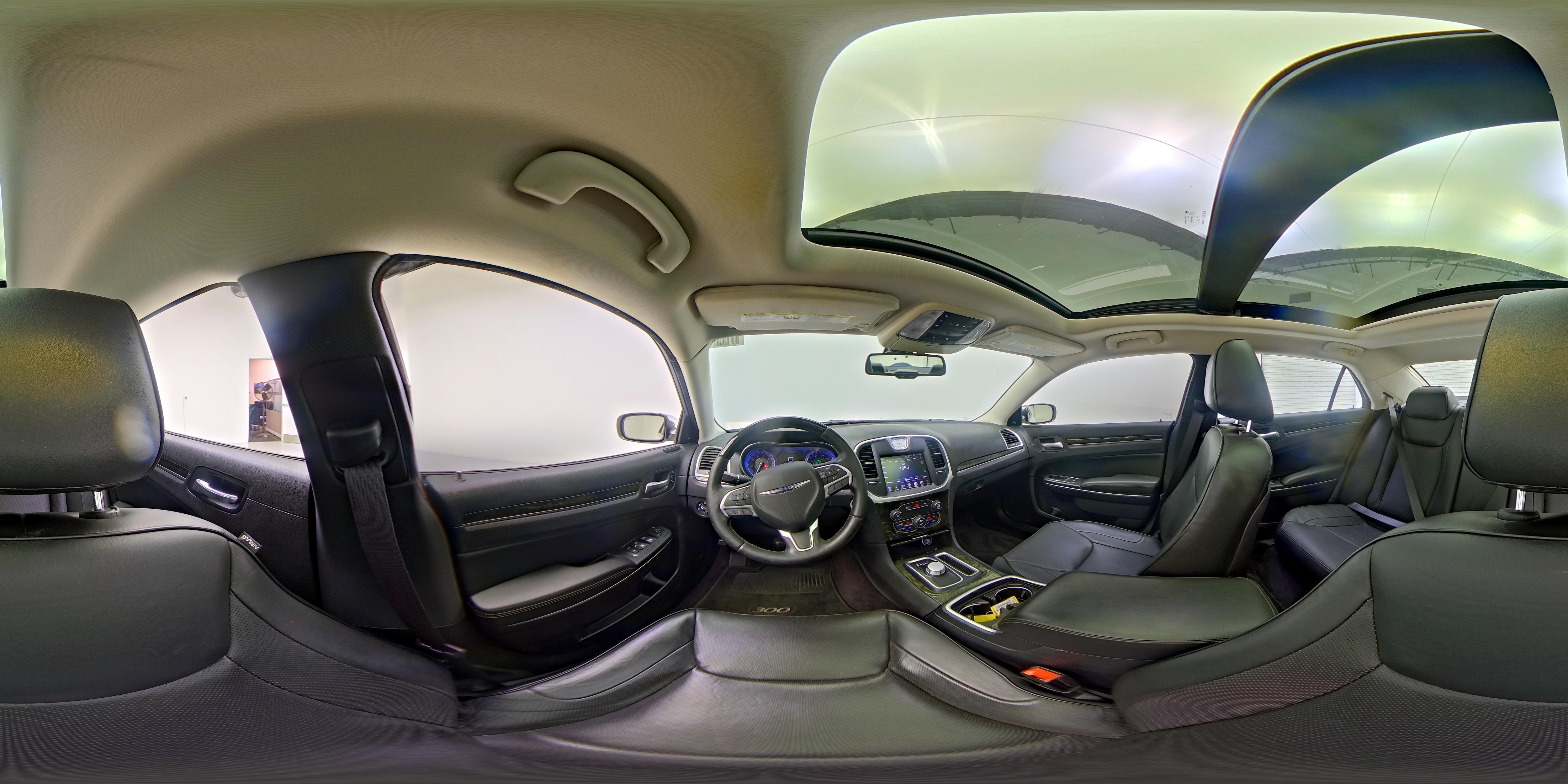 2016 Chrysler 300 C - Photo 27