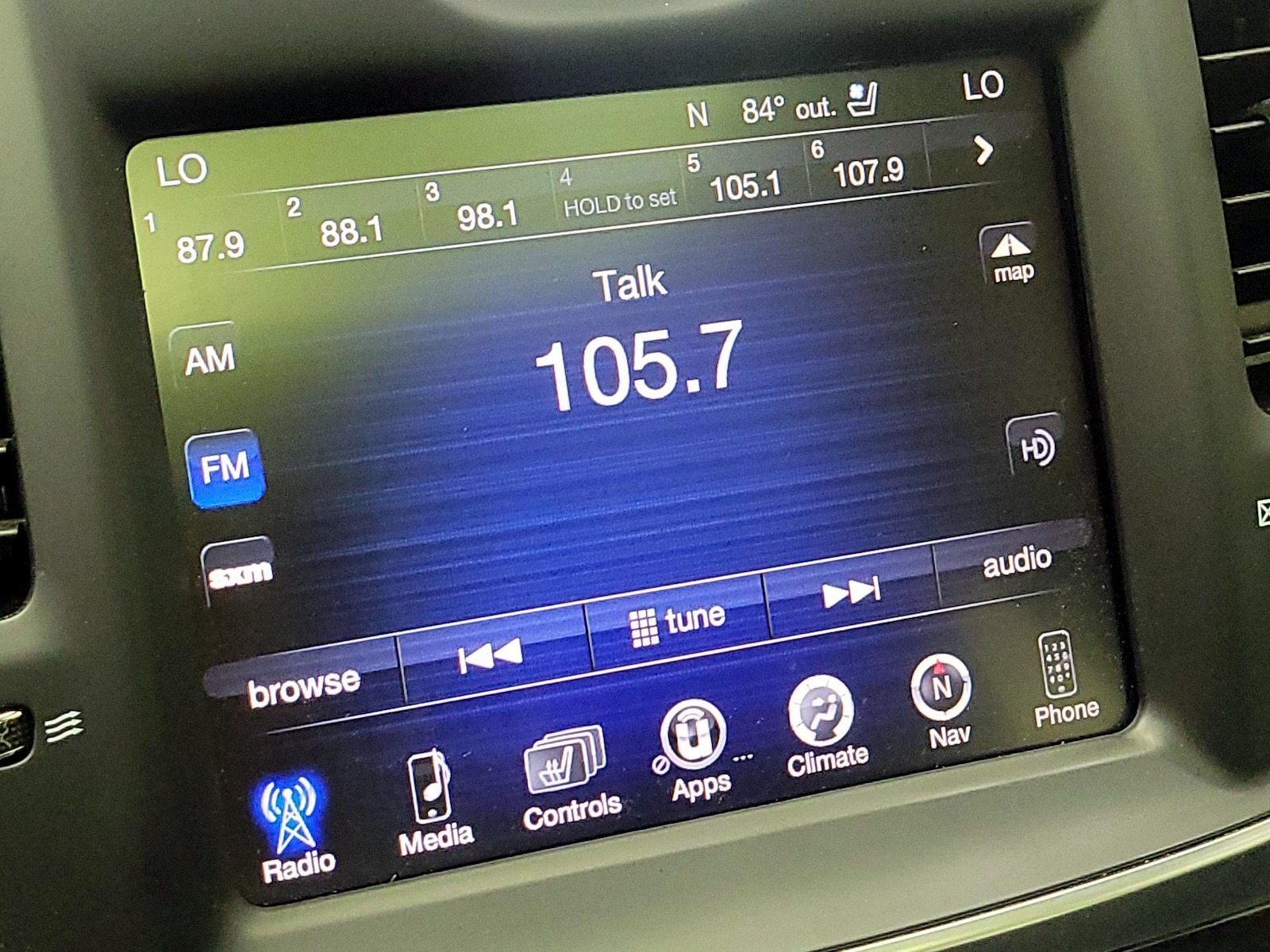 2016 Chrysler 300 C - Photo 16