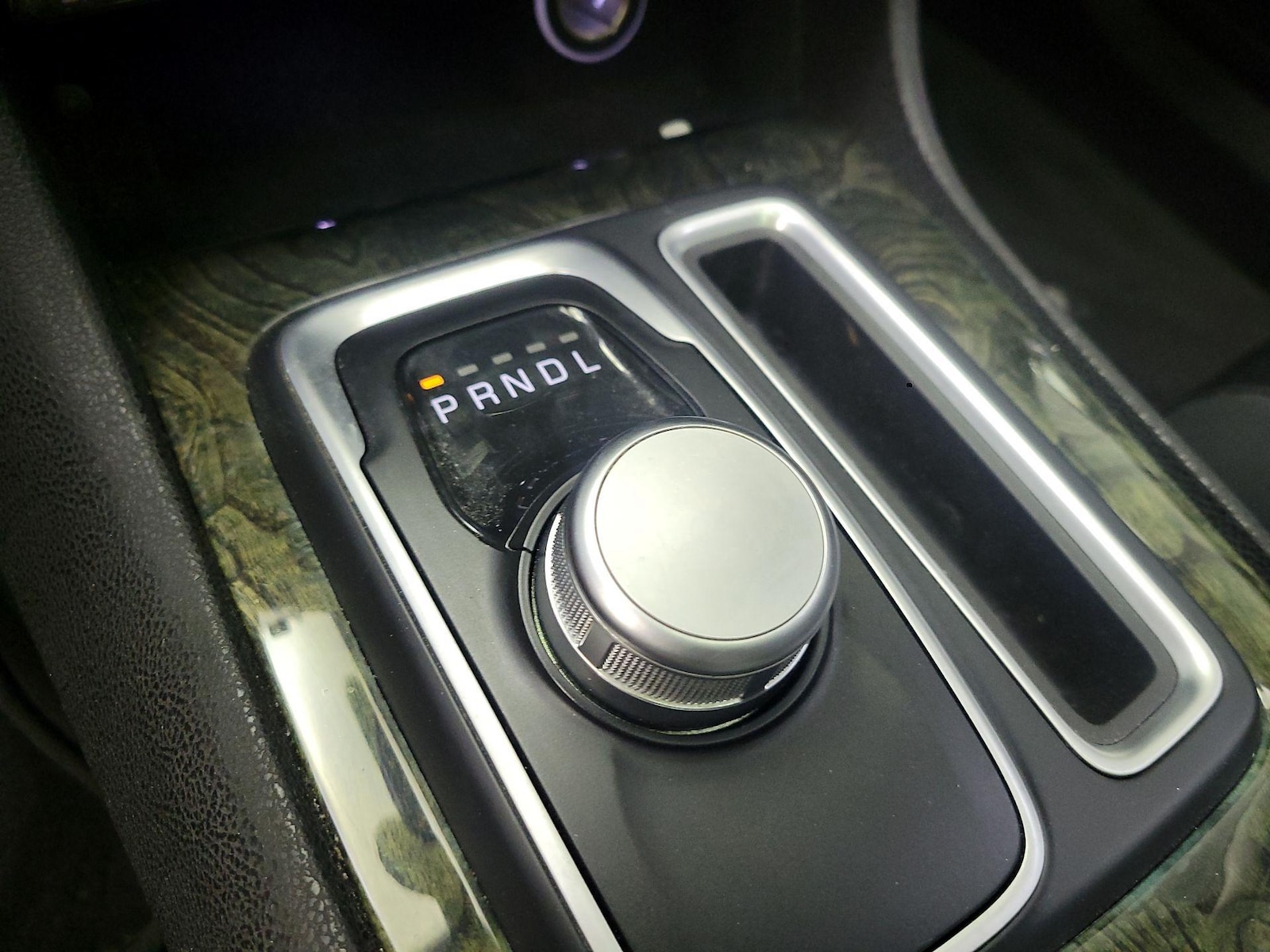 2016 Chrysler 300 C - Photo 18