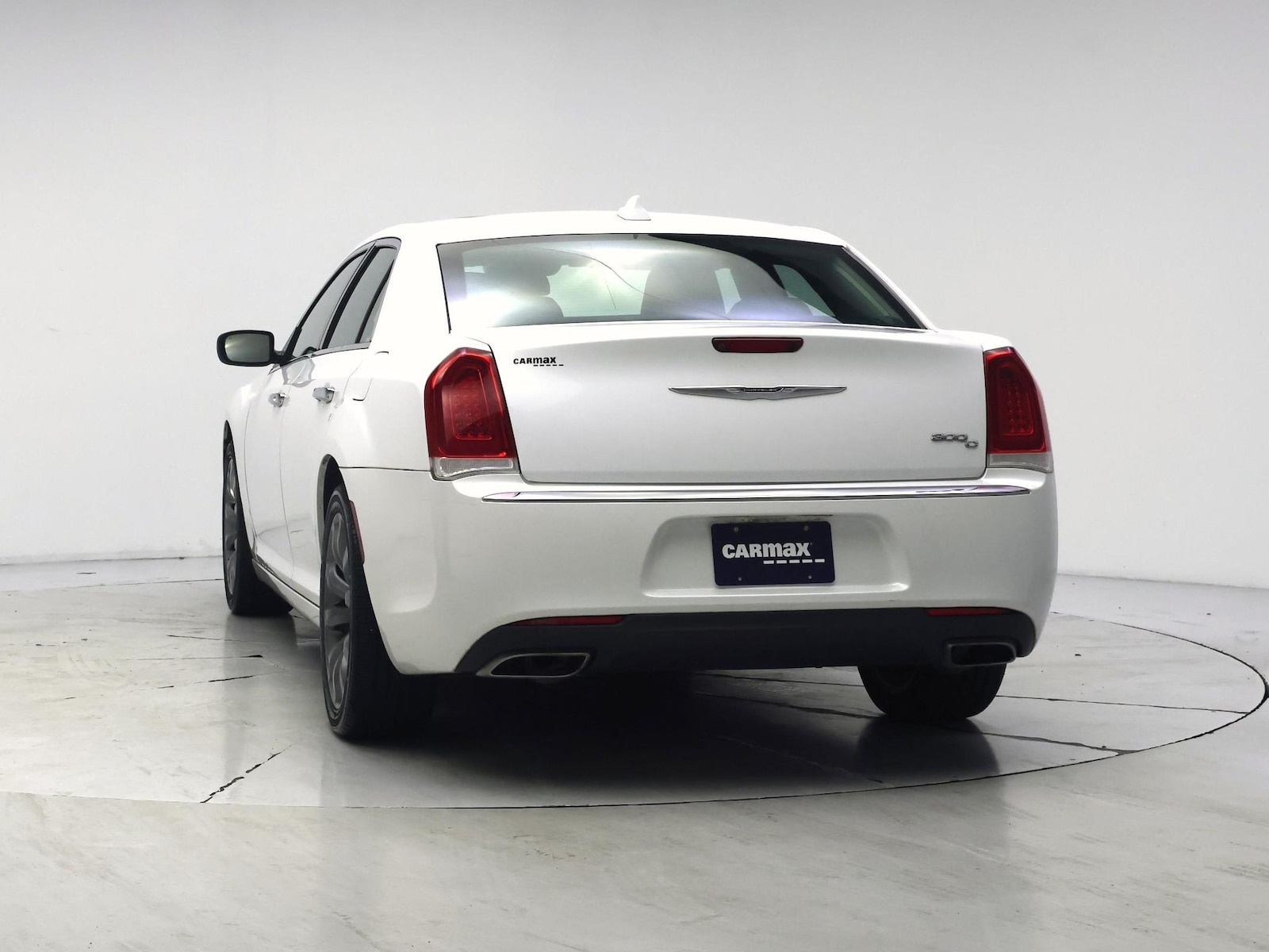 2016 Chrysler 300 C - Photo 7