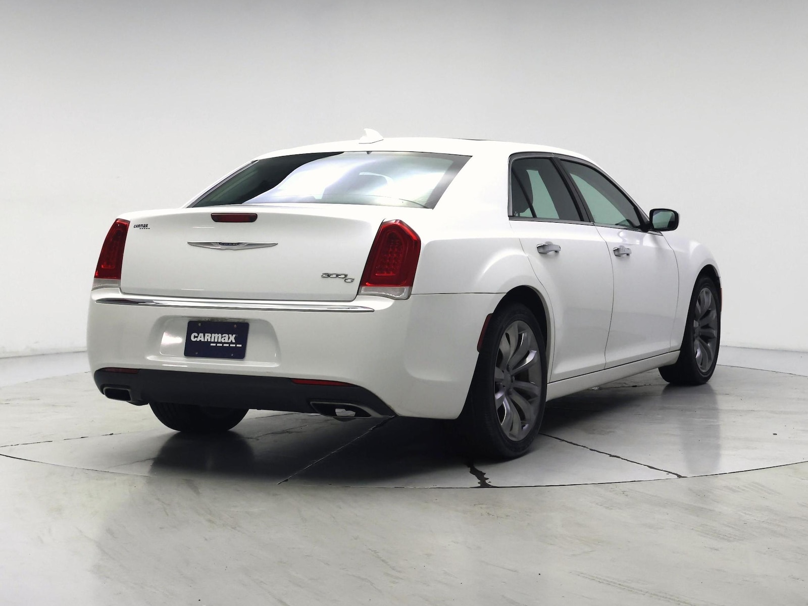 2016 Chrysler 300 C - Photo 9