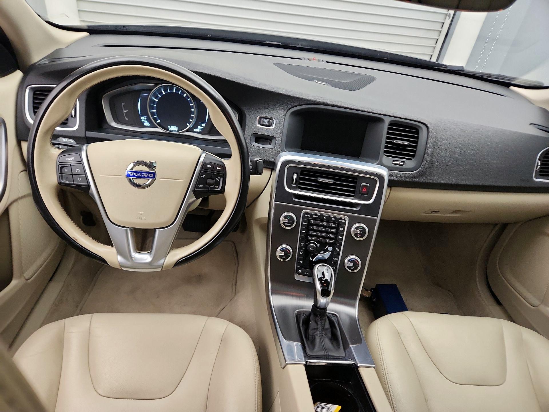 Thumbnail: 2015 Volvo S60 - 9