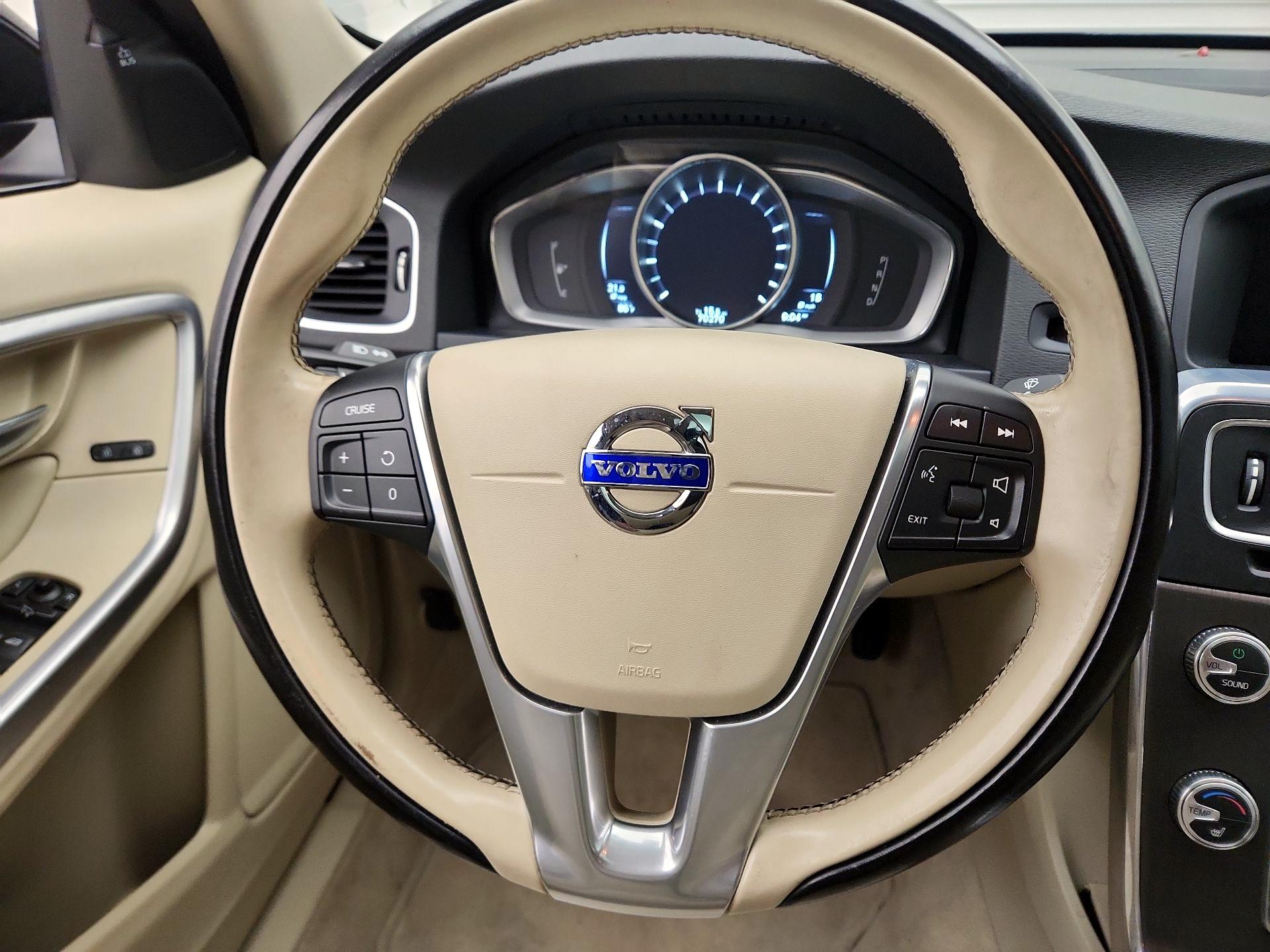 Thumbnail: 2015 Volvo S60 - 10