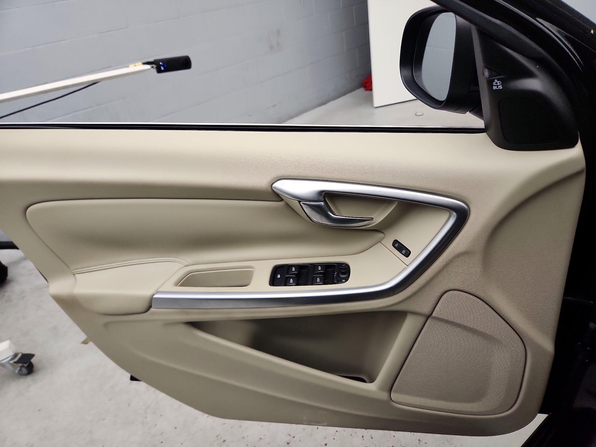 Thumbnail: 2015 Volvo S60 - 12