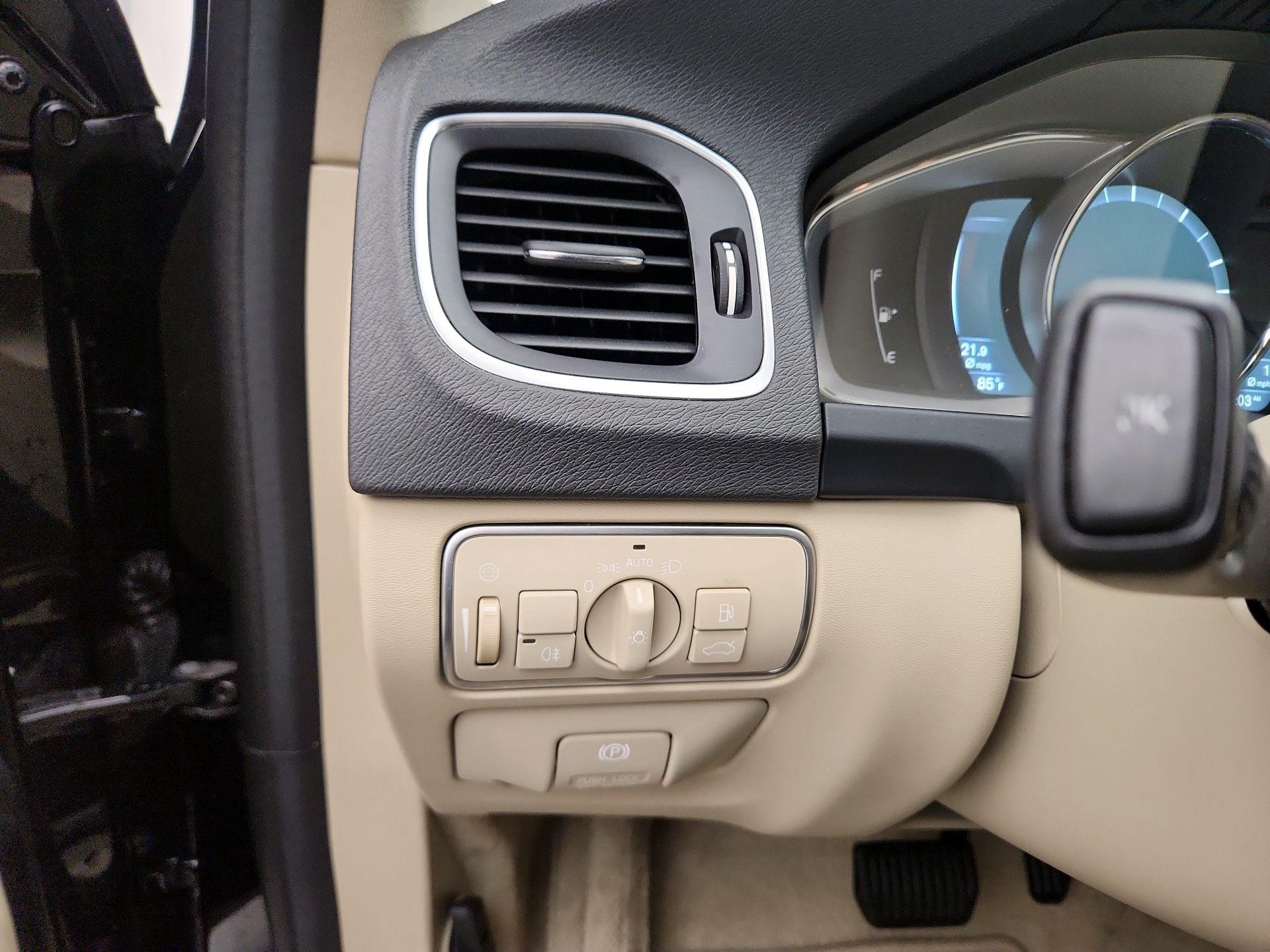 Thumbnail: 2015 Volvo S60 - 13