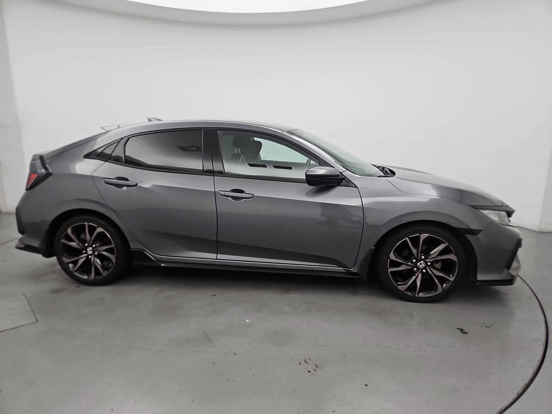 Thumbnail: 2018 Honda Civic - 4