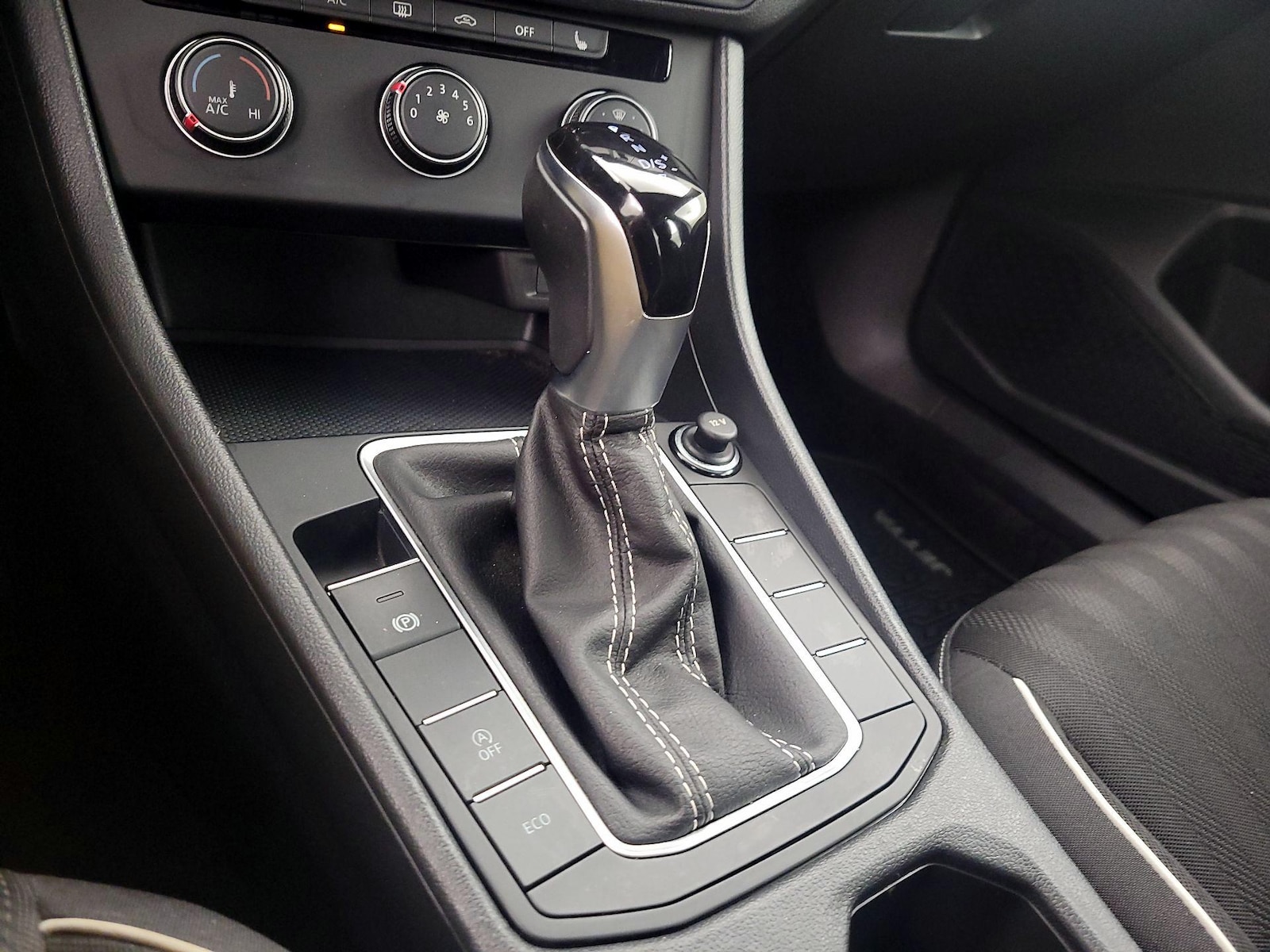 2024 Volkswagen Jetta Sport - Photo 18
