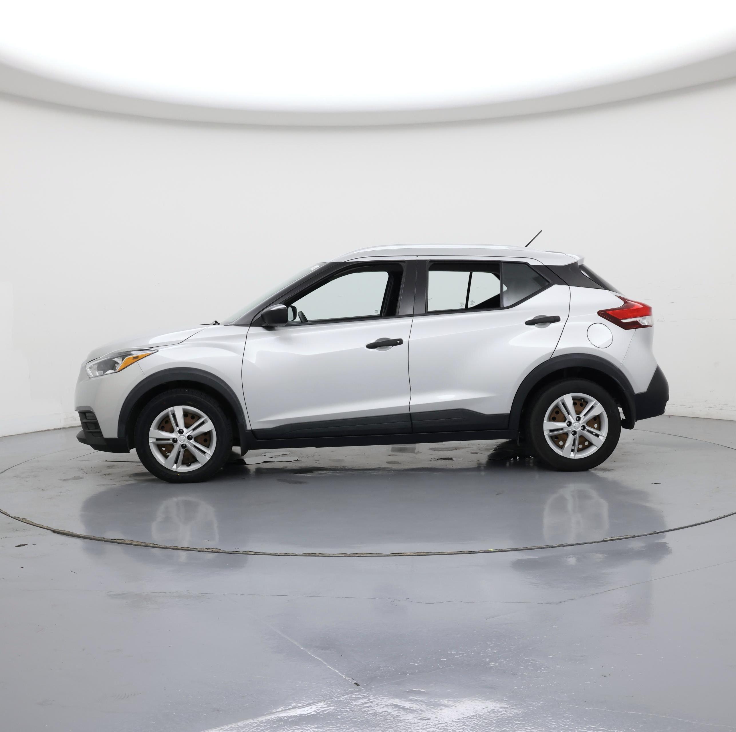 Thumbnail: 2019 Nissan Kicks - 3