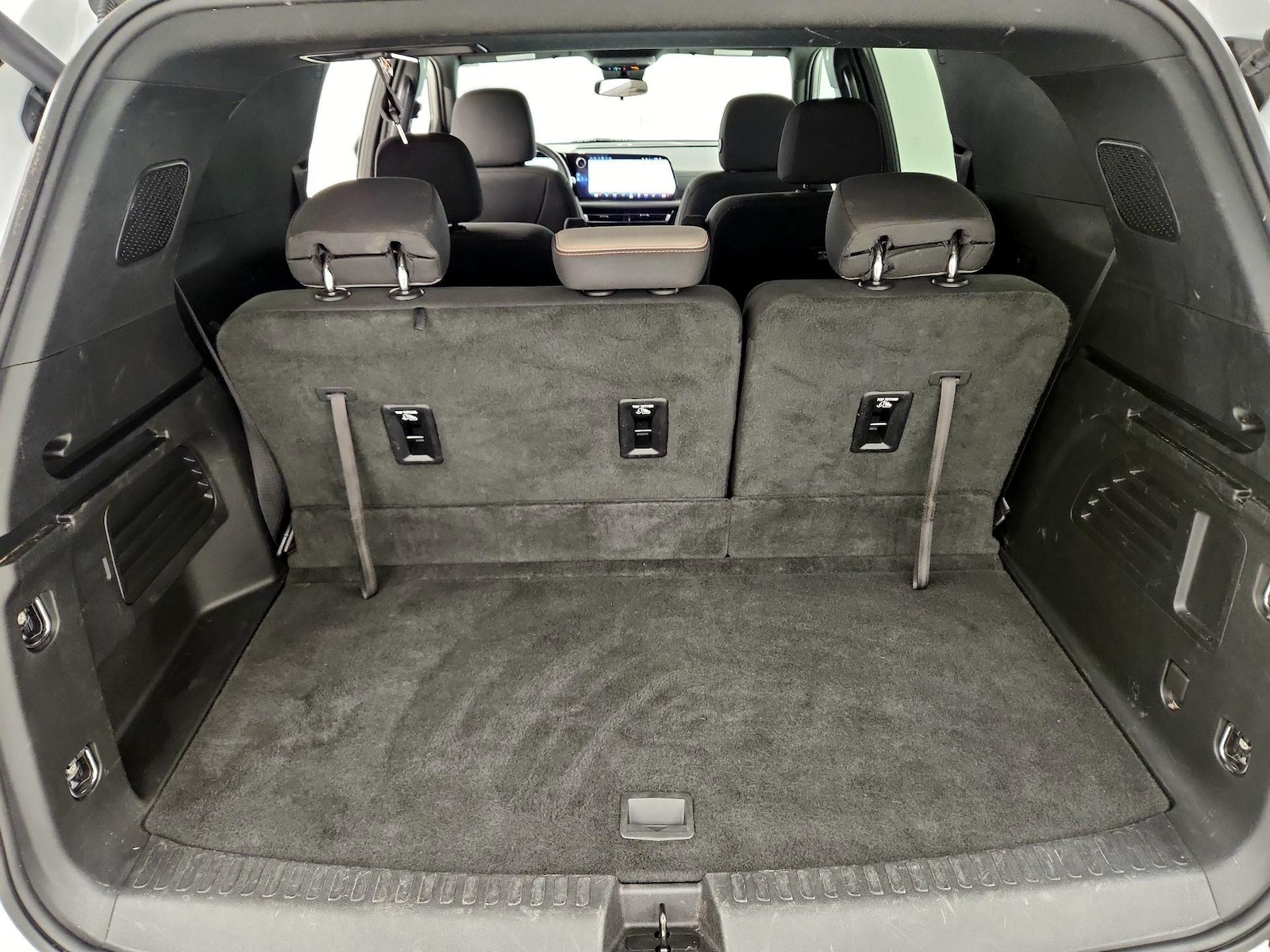 2025 Chevrolet Traverse LT - Photo 21