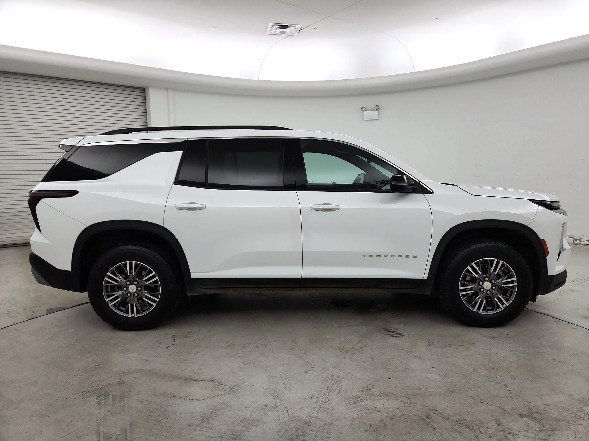 Thumbnail: 2025 Chevrolet Traverse - 4