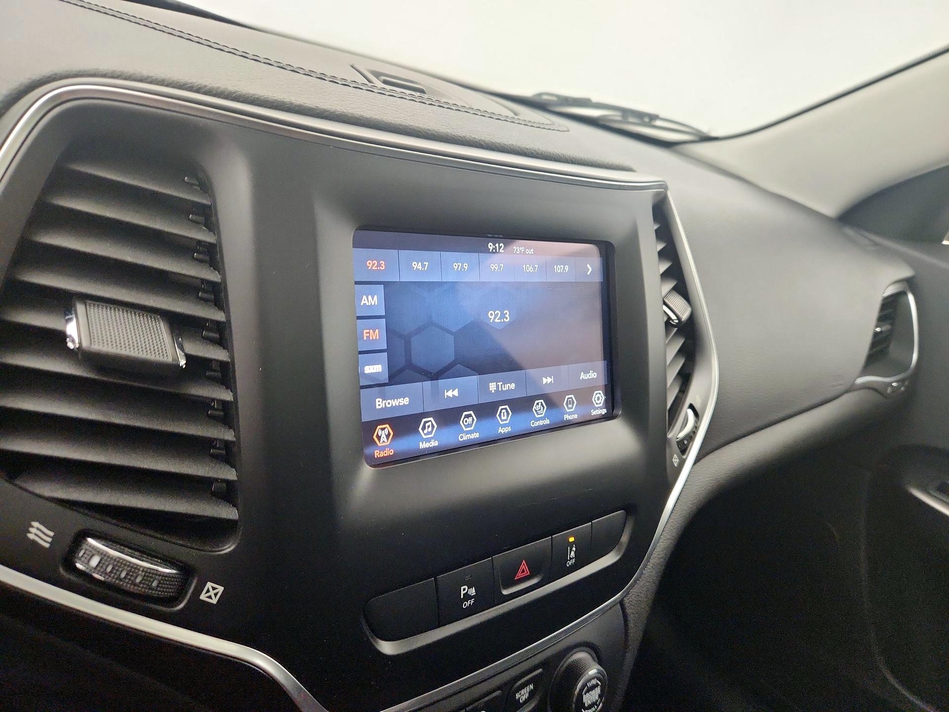 Thumbnail: 2021 Jeep Cherokee - 12