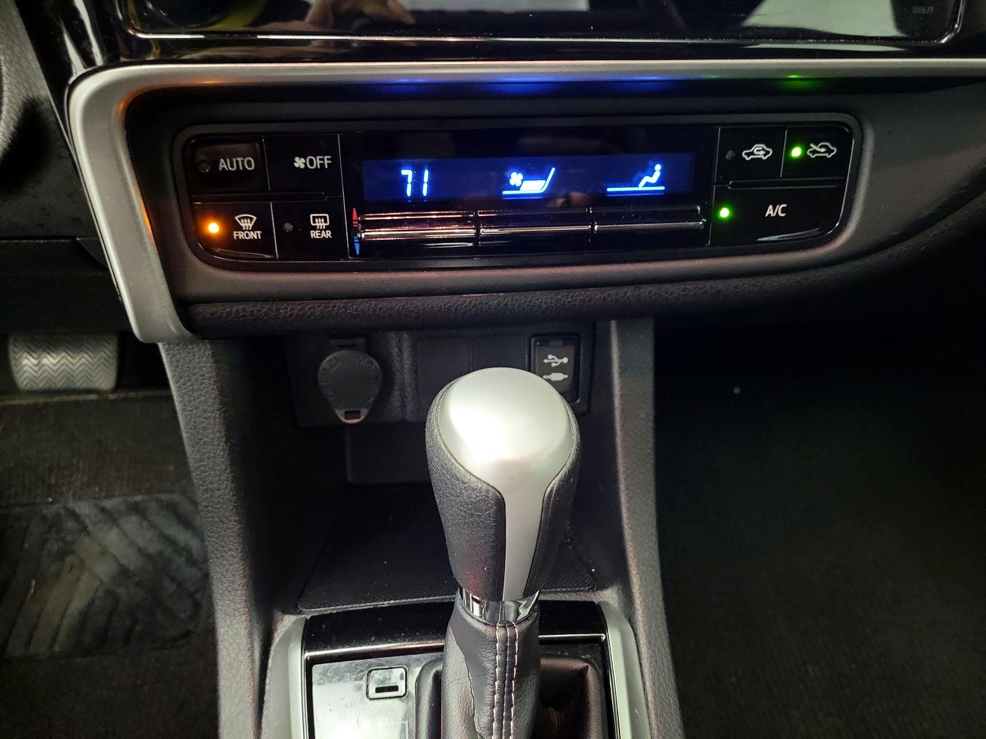 Thumbnail: 2018 Toyota Corolla - 16