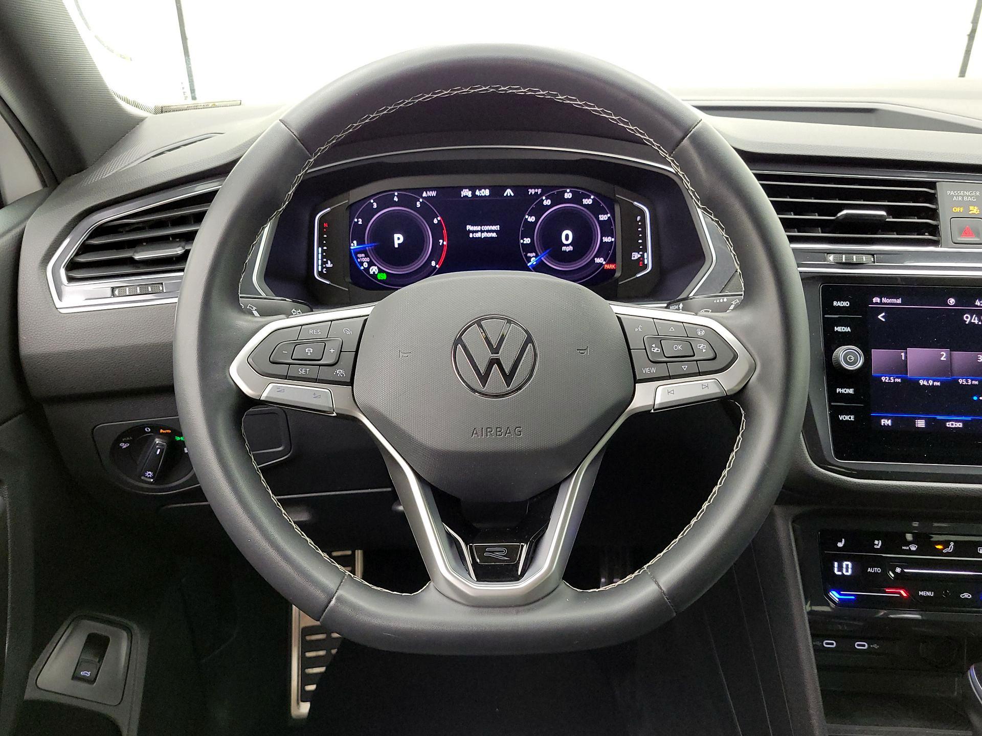 Thumbnail: 2023 Volkswagen Tiguan - 10