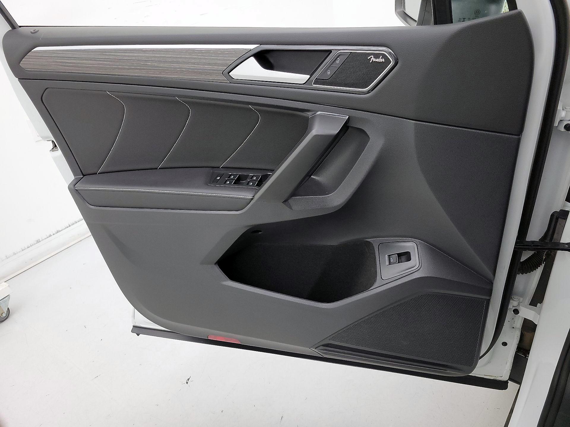 Thumbnail: 2023 Volkswagen Tiguan - 12