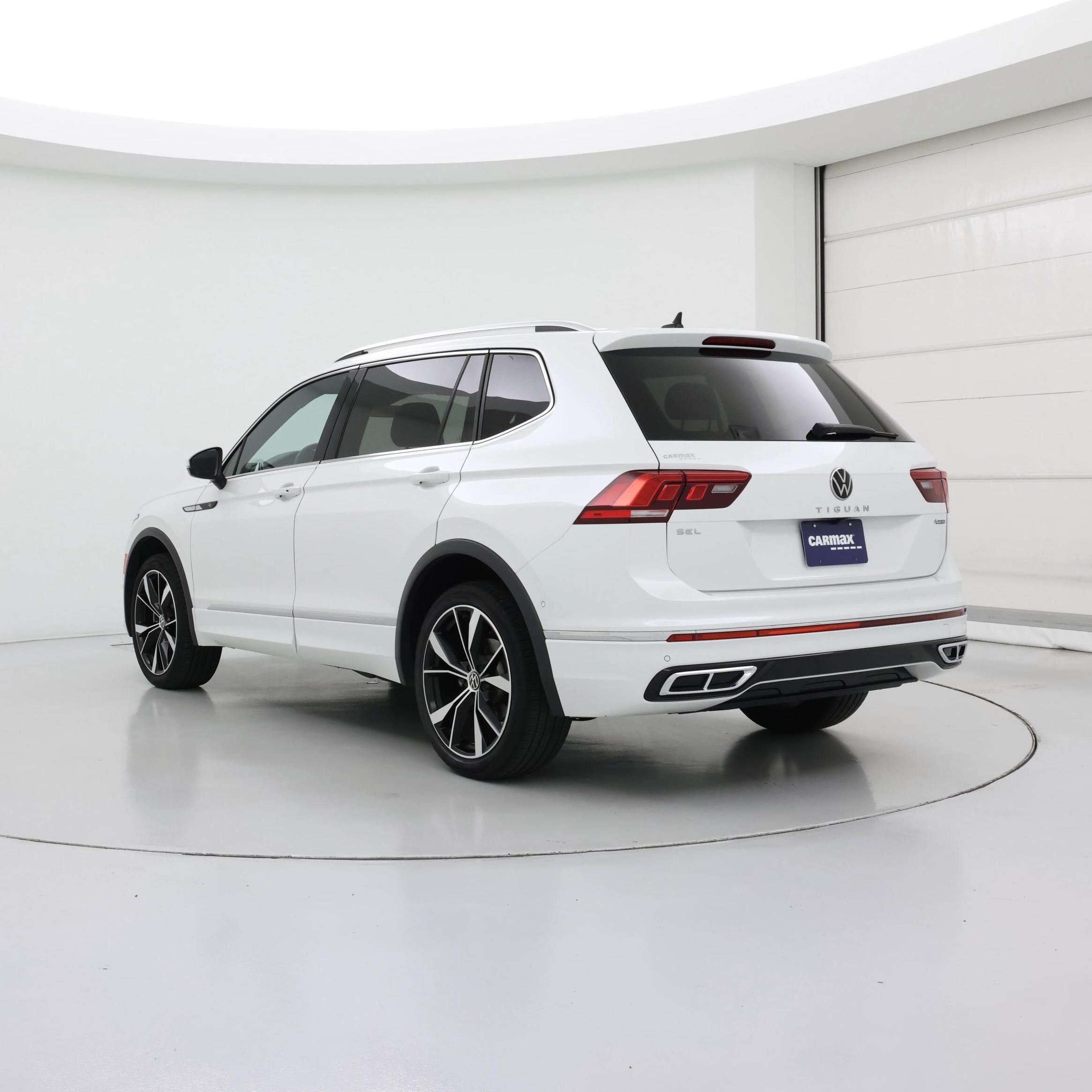 Thumbnail: 2023 Volkswagen Tiguan - 2